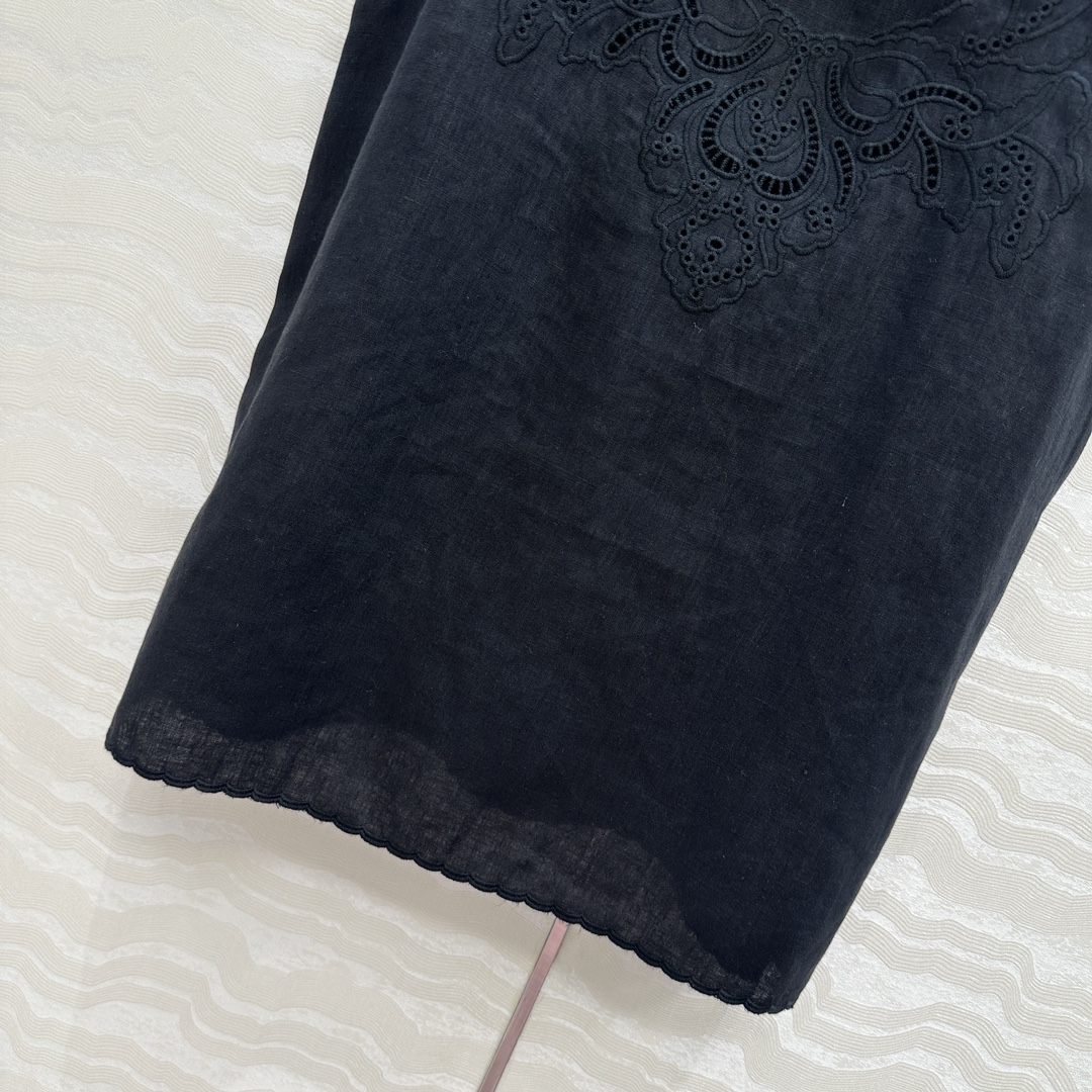 独家首发❤️原单品质，Row风长期主义。重工定位花缕空万针刺绣亚麻背心！气质度假风。前后全定位包边立体刺