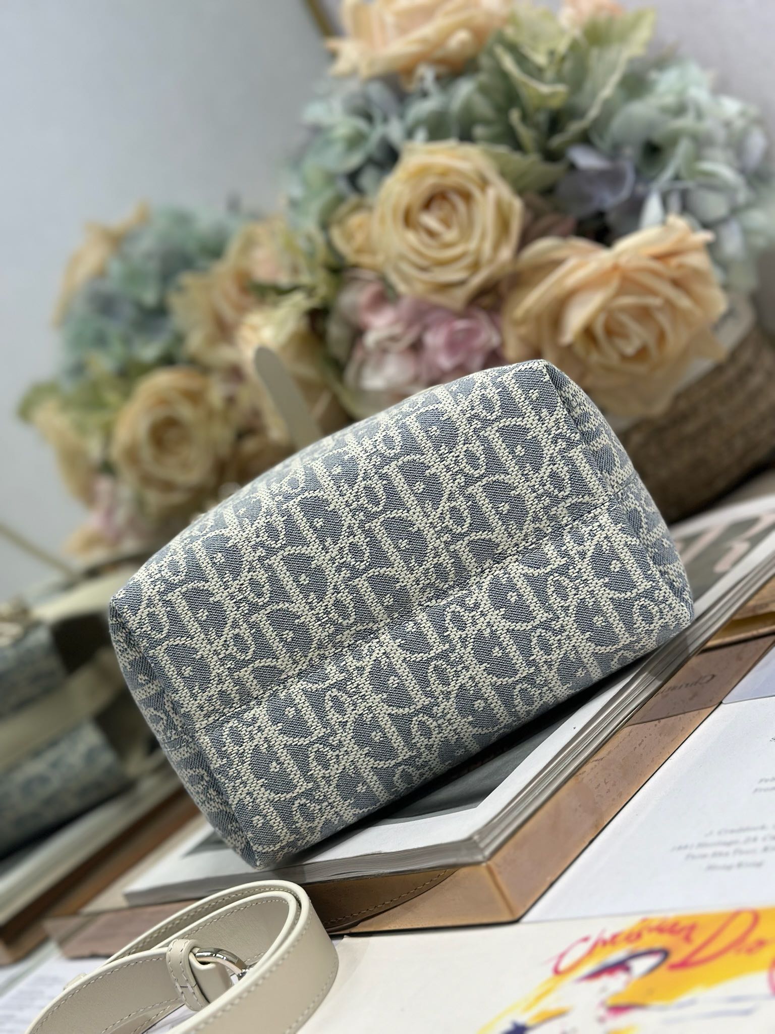 Dior Toujours Vertical Bag Gray Oblique Jacquard, Small Tote with Shoulder Strap 6 i1748573329 5471 6