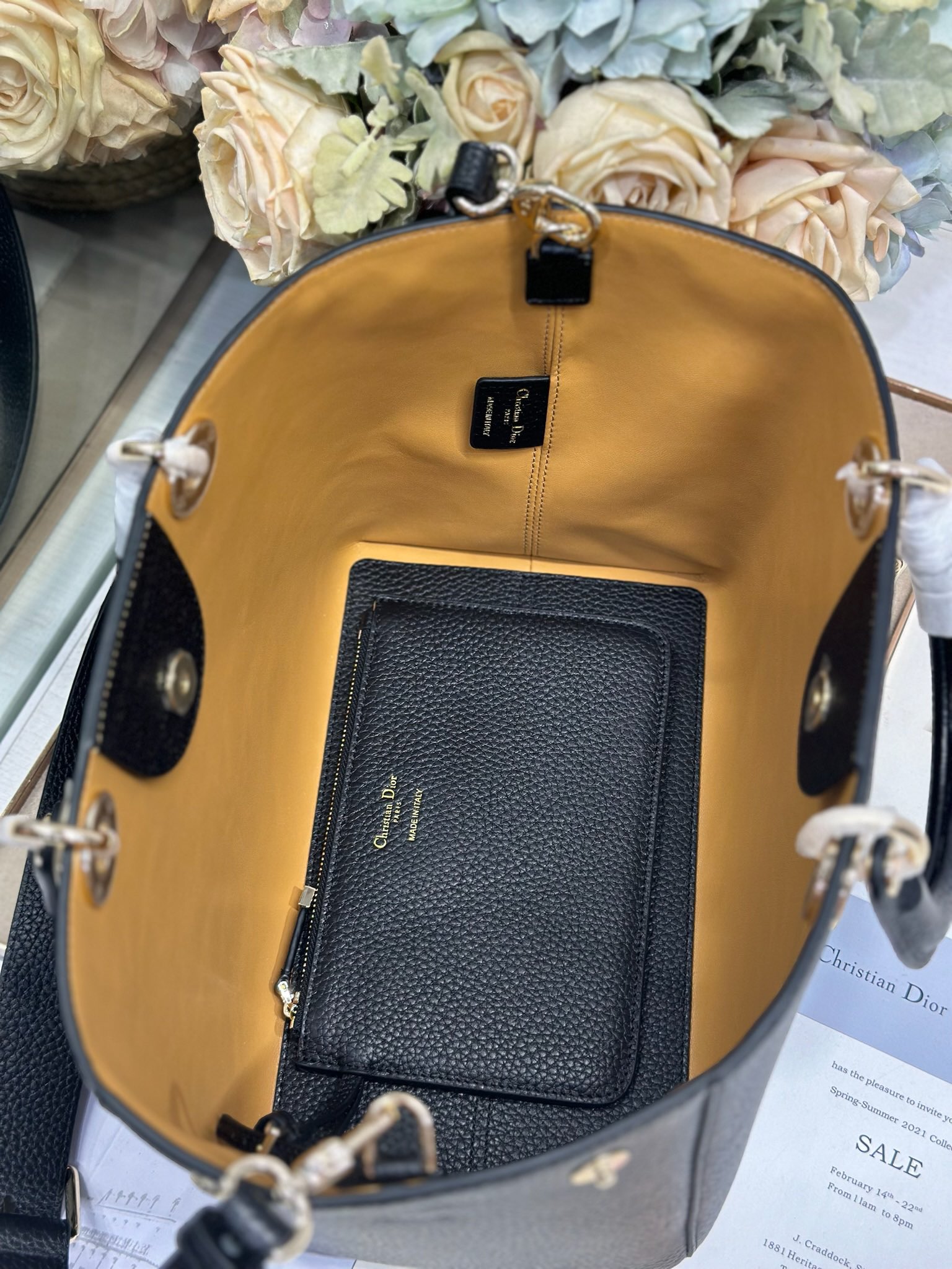 Dior Toujours Medium Black Leather Handbag with CD Lock and Adjustable Straps 9 i1748575262 2984 7