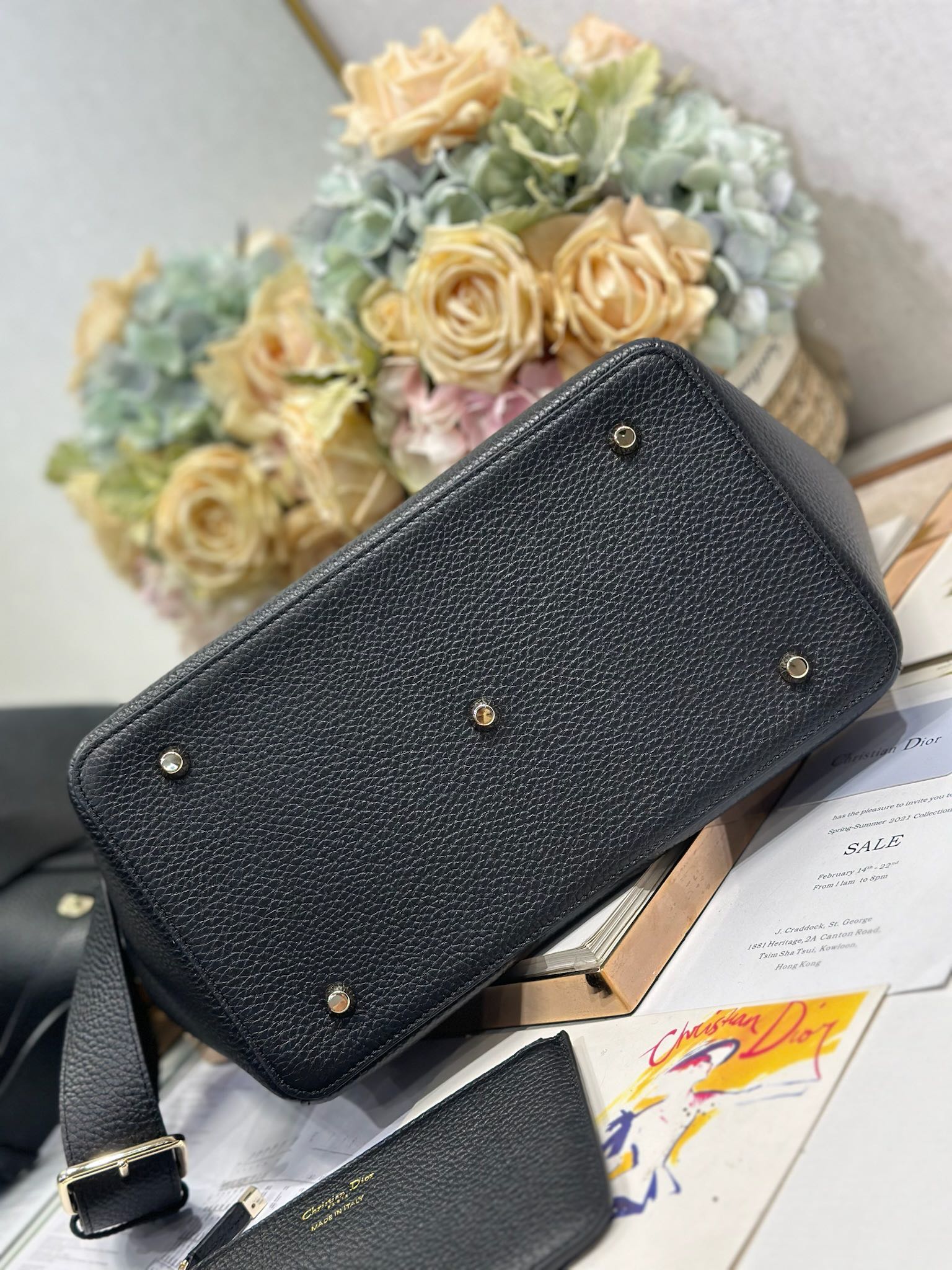 Dior Toujours Medium Black Leather Handbag with CD Lock and Adjustable Straps 8 i1748575262 4321 6