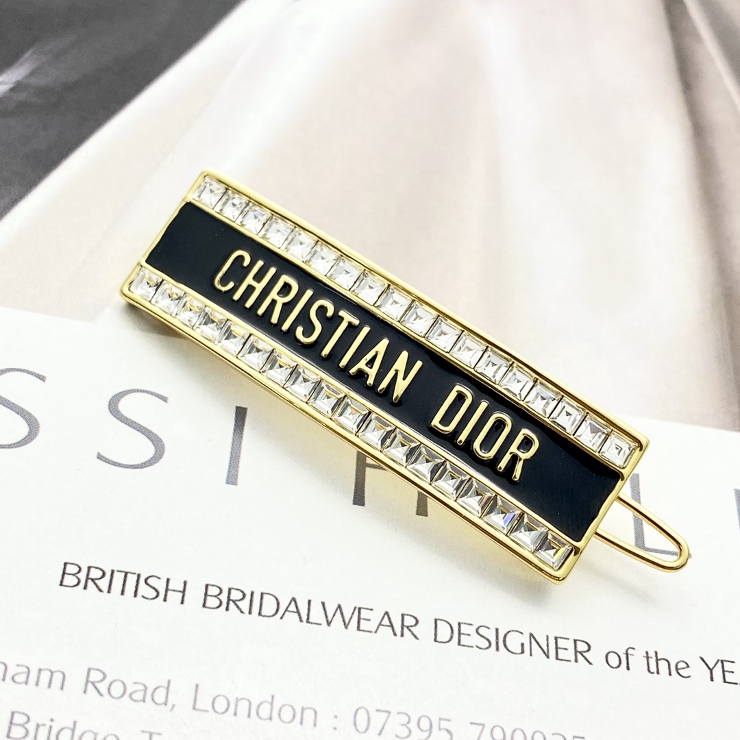 “Dior CODE Series Hairpins: Unique Black Gold Design with Small Diamond Accent” - 图片 4