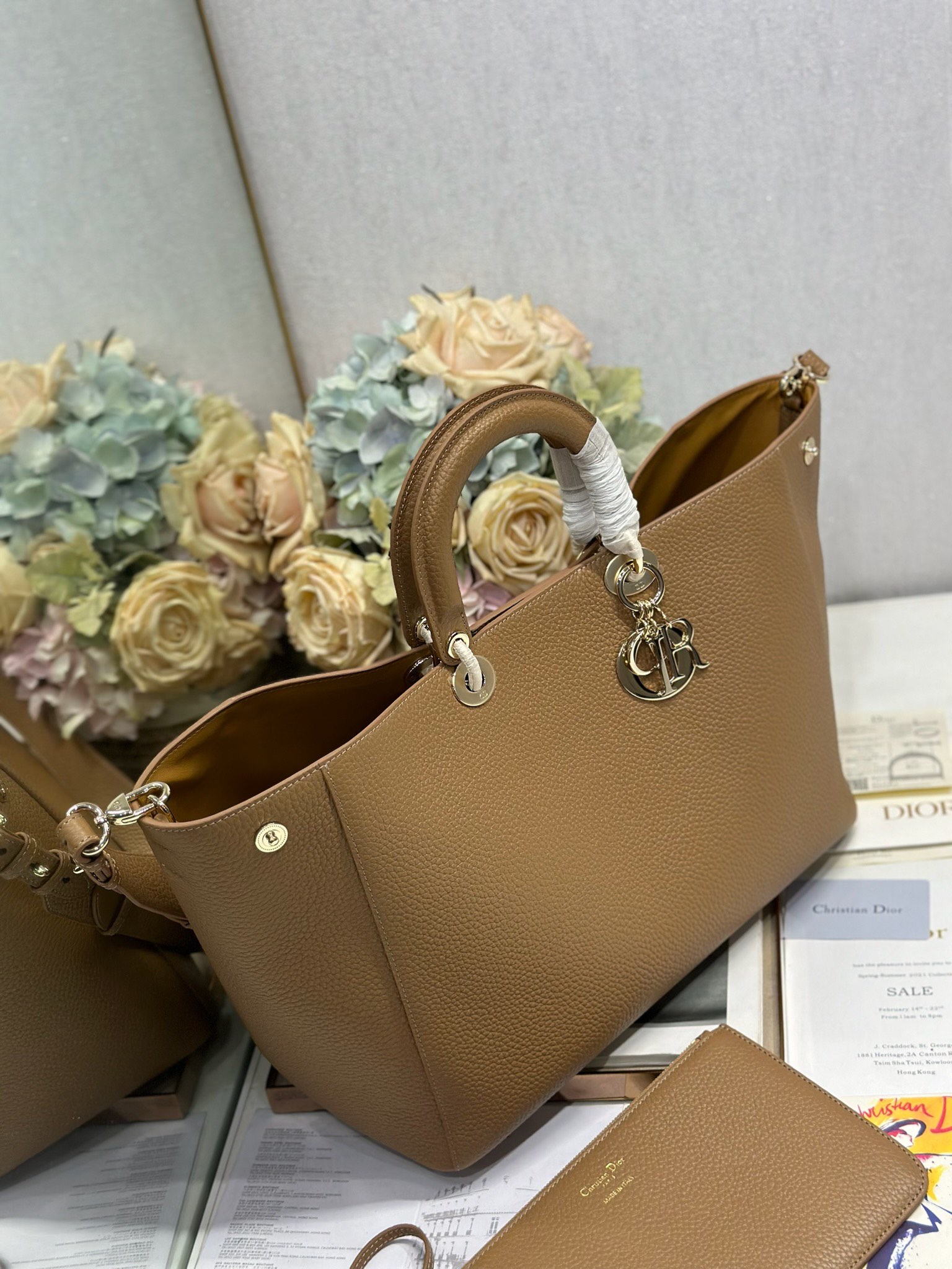 Dior Toujours Large Bag: Brown Grained Calfskin Leather, CD Lock, and Charm 3 i1748594050 3926 1