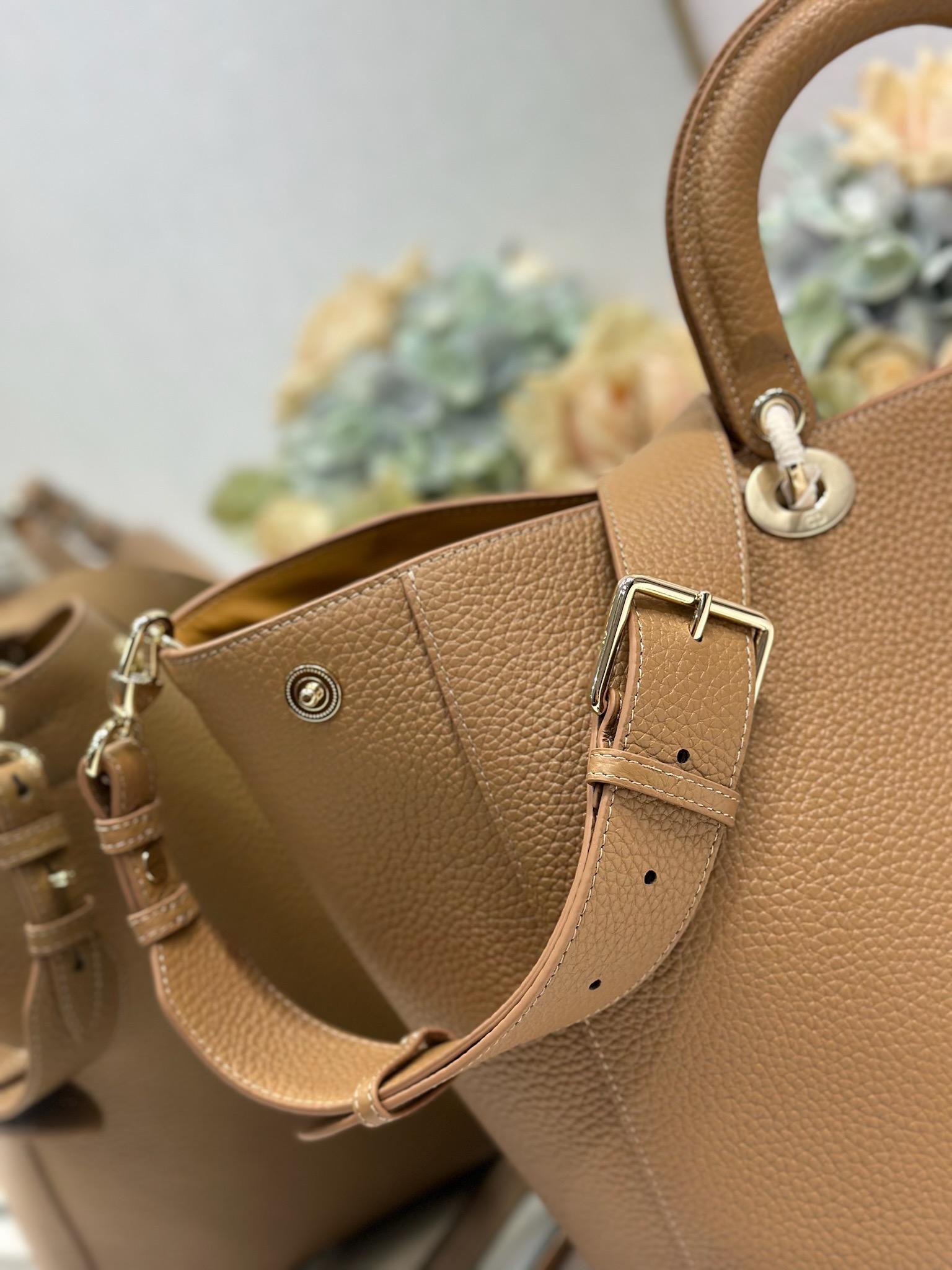 Dior Toujours Large Bag: Brown Grained Calfskin Leather, CD Lock, and Charm 8 i1748594050 7701 6