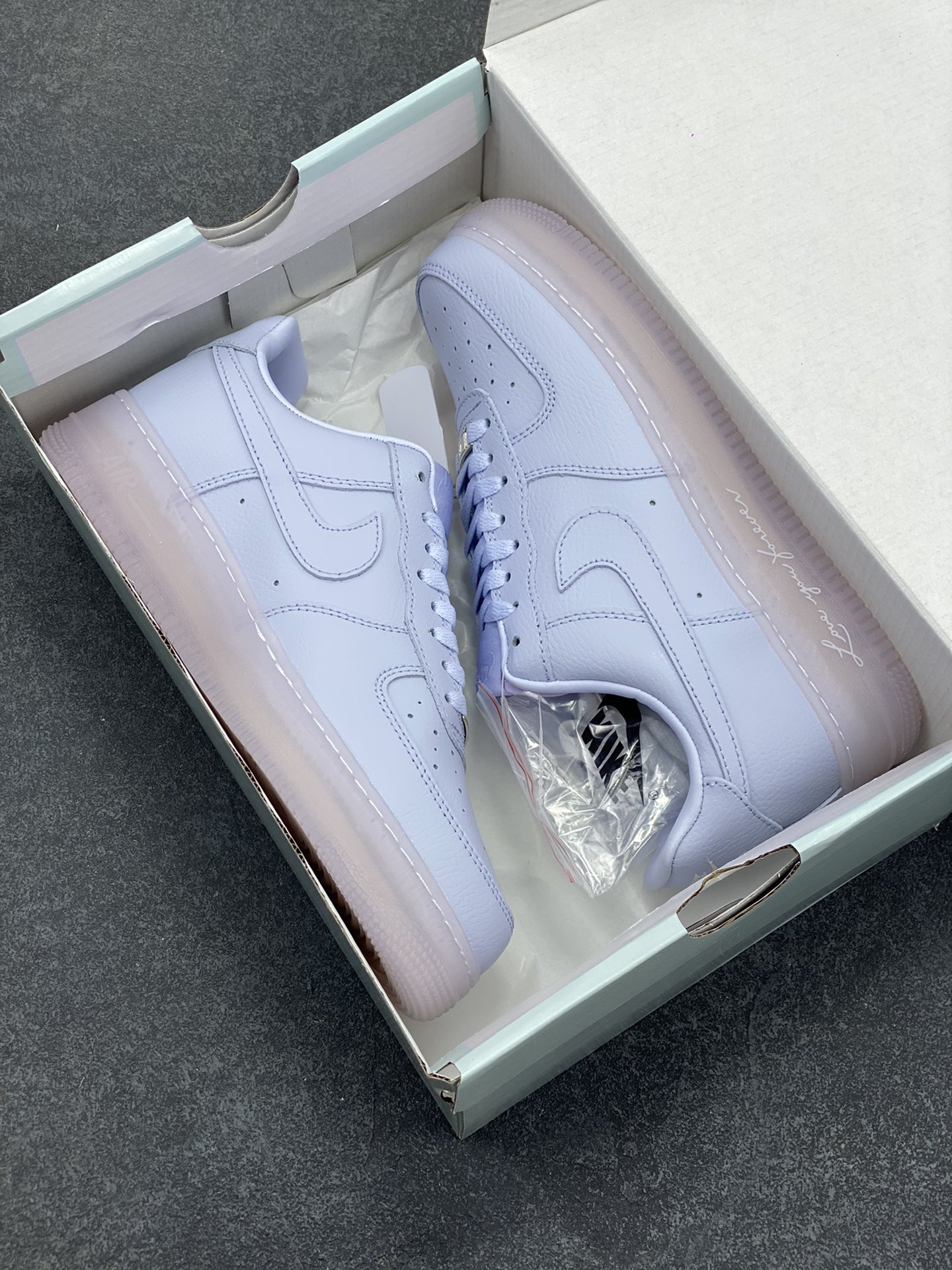 图片[9]-Nike Air Force 1 07 low空军一号 荔枝纹水晶 板鞋 原楦头原纸板 打造纯正空军版型#专注外贸渠道 全掌内置蜂窝气垫 #原盒配件 原厂中底钢印、拉帮完美 货号：CZ8065-500 尺码：36 36.5 37.5 38 38.5 39 40 40.5 41 42 42.5 43 44 44.5 45-选品中心