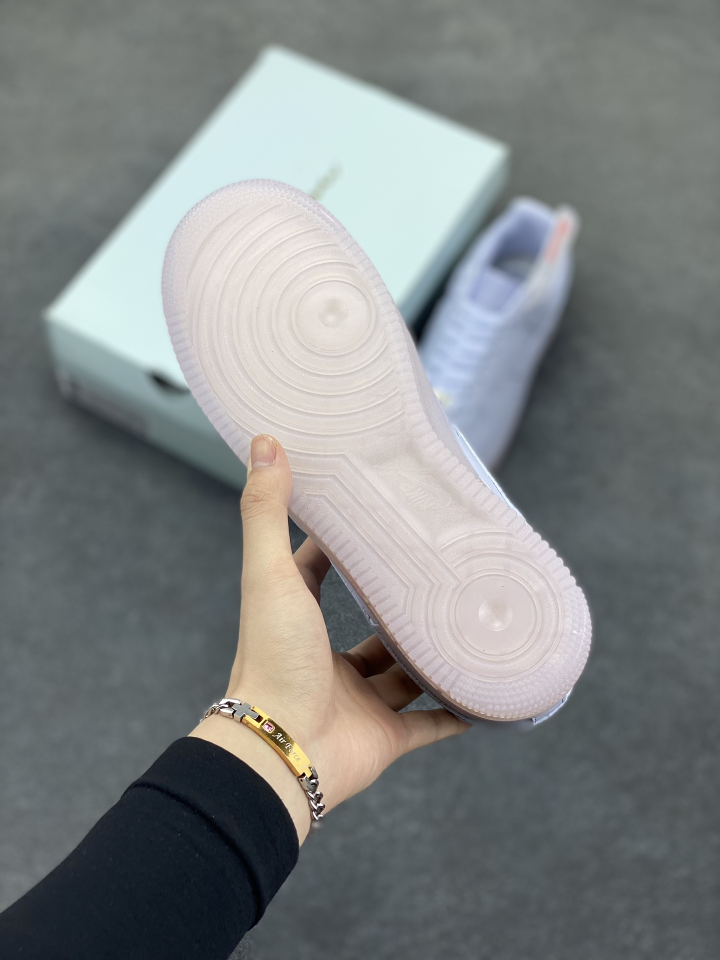 图片[5]-Nike Air Force 1 07 low空军一号 荔枝纹水晶 板鞋 原楦头原纸板 打造纯正空军版型#专注外贸渠道 全掌内置蜂窝气垫 #原盒配件 原厂中底钢印、拉帮完美 货号：CZ8065-500 尺码：36 36.5 37.5 38 38.5 39 40 40.5 41 42 42.5 43 44 44.5 45-选品中心