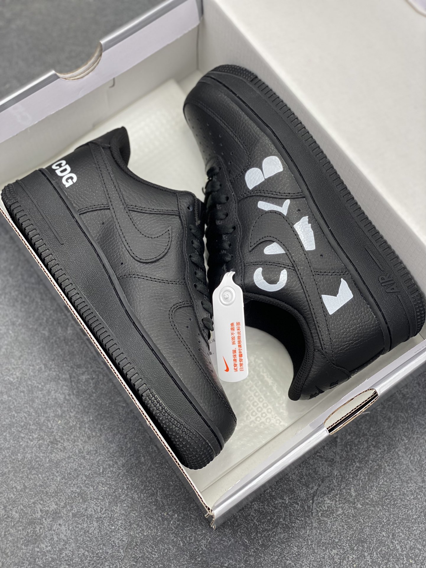 图片[9]-Black COMME DES GARCONS ×Nike Air Force 1 Low CDG联名空军一号低帮休闲板鞋 原鞋开发 原楦头原纸板 配件齐全 纯正版型 正品NFC感应芯片 内置全掌气垫 货号：IB9949-001 尺码：36 36.5 37.5 38 38.5 39 40 40.5 41 42 42.5 43 44 44.5 45-选品中心