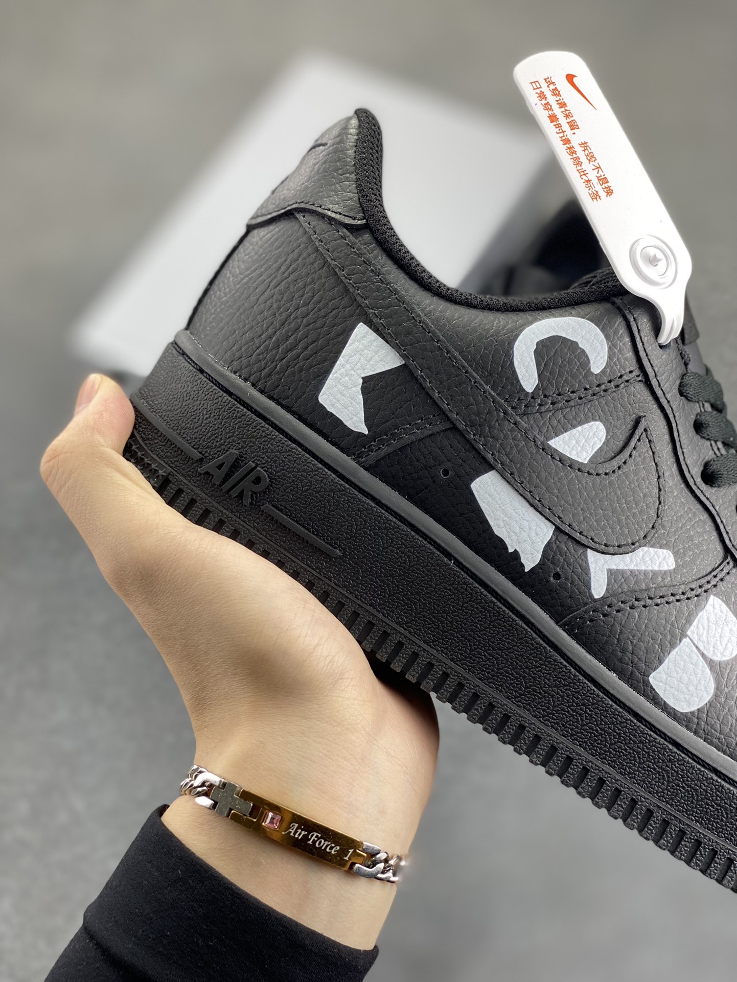 图片[6]-Black COMME DES GARCONS ×Nike Air Force 1 Low CDG联名空军一号低帮休闲板鞋 原鞋开发 原楦头原纸板 配件齐全 纯正版型 正品NFC感应芯片 内置全掌气垫 货号：IB9949-001 尺码：36 36.5 37.5 38 38.5 39 40 40.5 41 42 42.5 43 44 44.5 45-选品中心