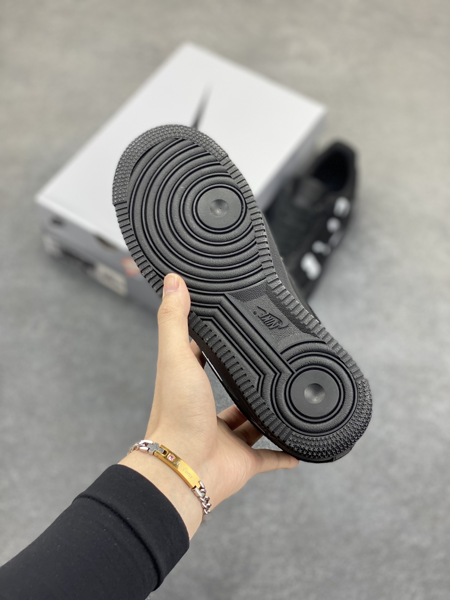 图片[5]-Black COMME DES GARCONS ×Nike Air Force 1 Low CDG联名空军一号低帮休闲板鞋 原鞋开发 原楦头原纸板 配件齐全 纯正版型 正品NFC感应芯片 内置全掌气垫 货号：IB9949-001 尺码：36 36.5 37.5 38 38.5 39 40 40.5 41 42 42.5 43 44 44.5 45-选品中心