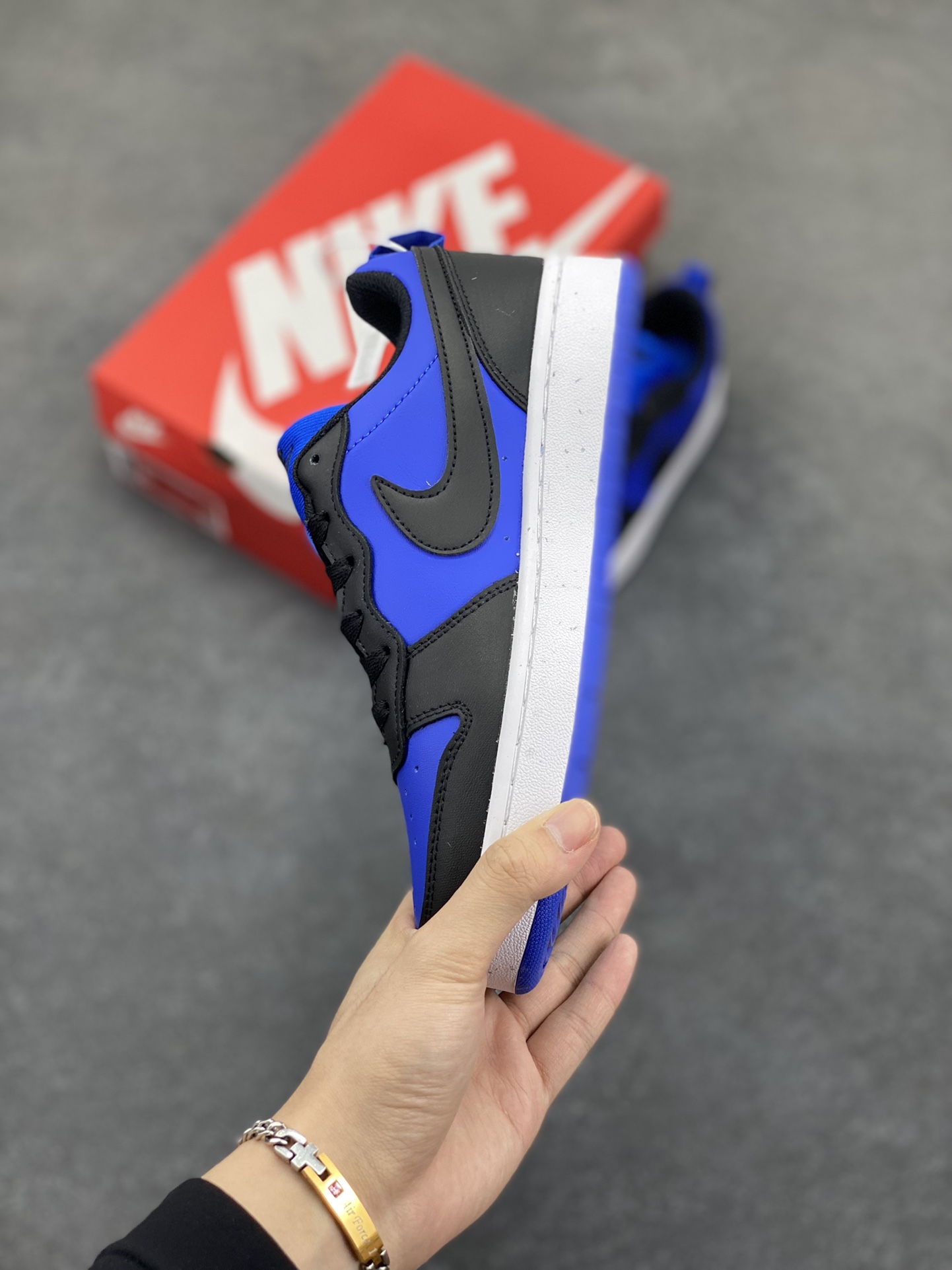 图片[3]-福利特价 Nike Court Borough Low 低帮百搭透气休闲运动板鞋男女鞋 经典耐用的设计，兼顾舒适脚感和出众风范，演绎匠心之作。结构性的支撑贴合感结合复古篮球设计，塑就场外全明星风范。 货号：HM6293-480 尺码：36 36.5 37.5 38 38.5 39 40 40.5 41 42 42.5 43 44 45-选品中心