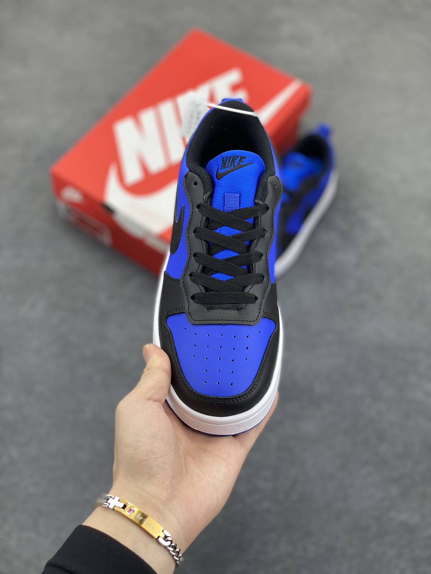 图片[2]-福利特价 Nike Court Borough Low 低帮百搭透气休闲运动板鞋男女鞋 经典耐用的设计，兼顾舒适脚感和出众风范，演绎匠心之作。结构性的支撑贴合感结合复古篮球设计，塑就场外全明星风范。 货号：HM6293-480 尺码：36 36.5 37.5 38 38.5 39 40 40.5 41 42 42.5 43 44 45-选品中心