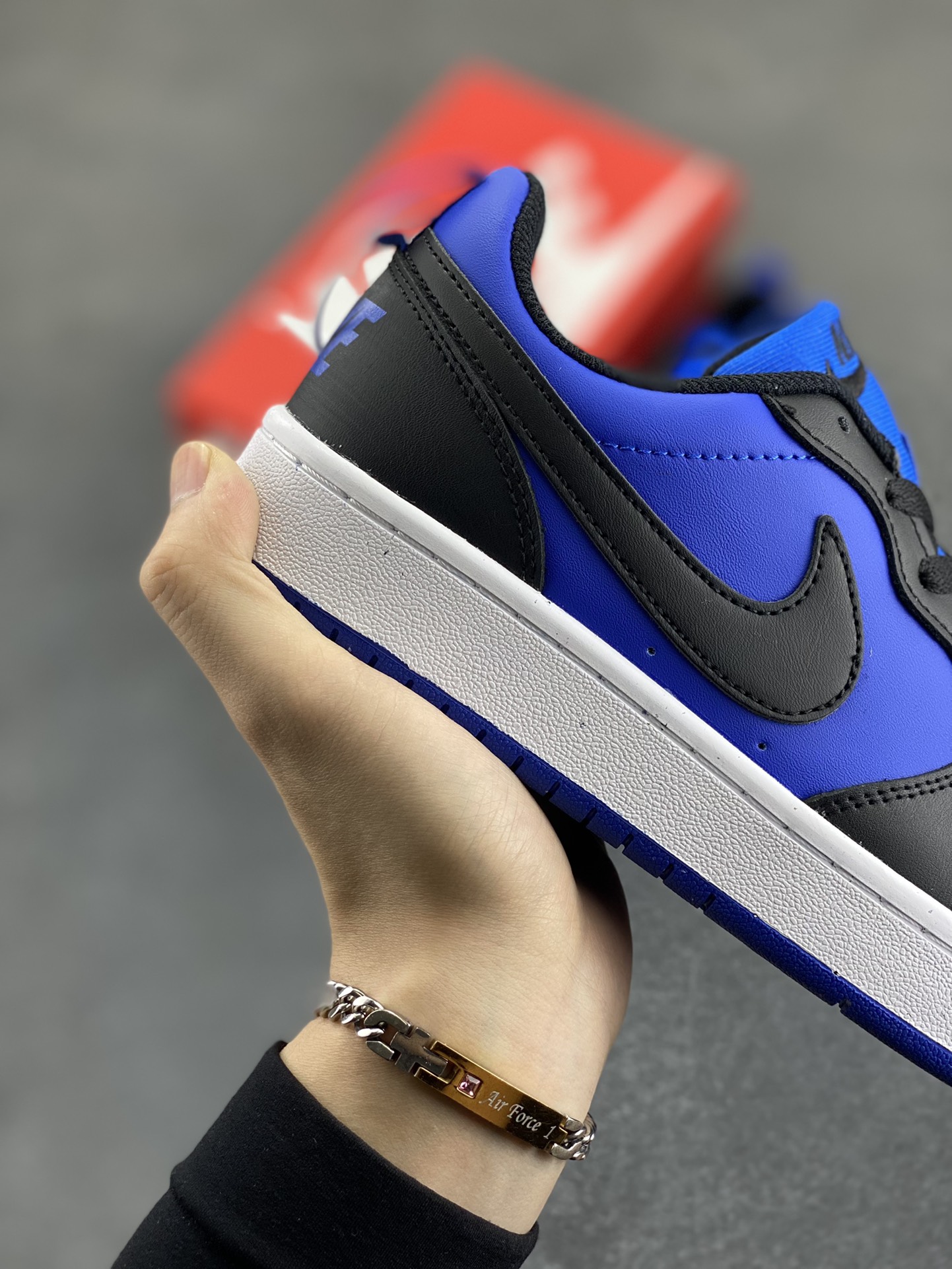 图片[6]-福利特价 Nike Court Borough Low 低帮百搭透气休闲运动板鞋男女鞋 经典耐用的设计，兼顾舒适脚感和出众风范，演绎匠心之作。结构性的支撑贴合感结合复古篮球设计，塑就场外全明星风范。 货号：HM6293-480 尺码：36 36.5 37.5 38 38.5 39 40 40.5 41 42 42.5 43 44 45-选品中心