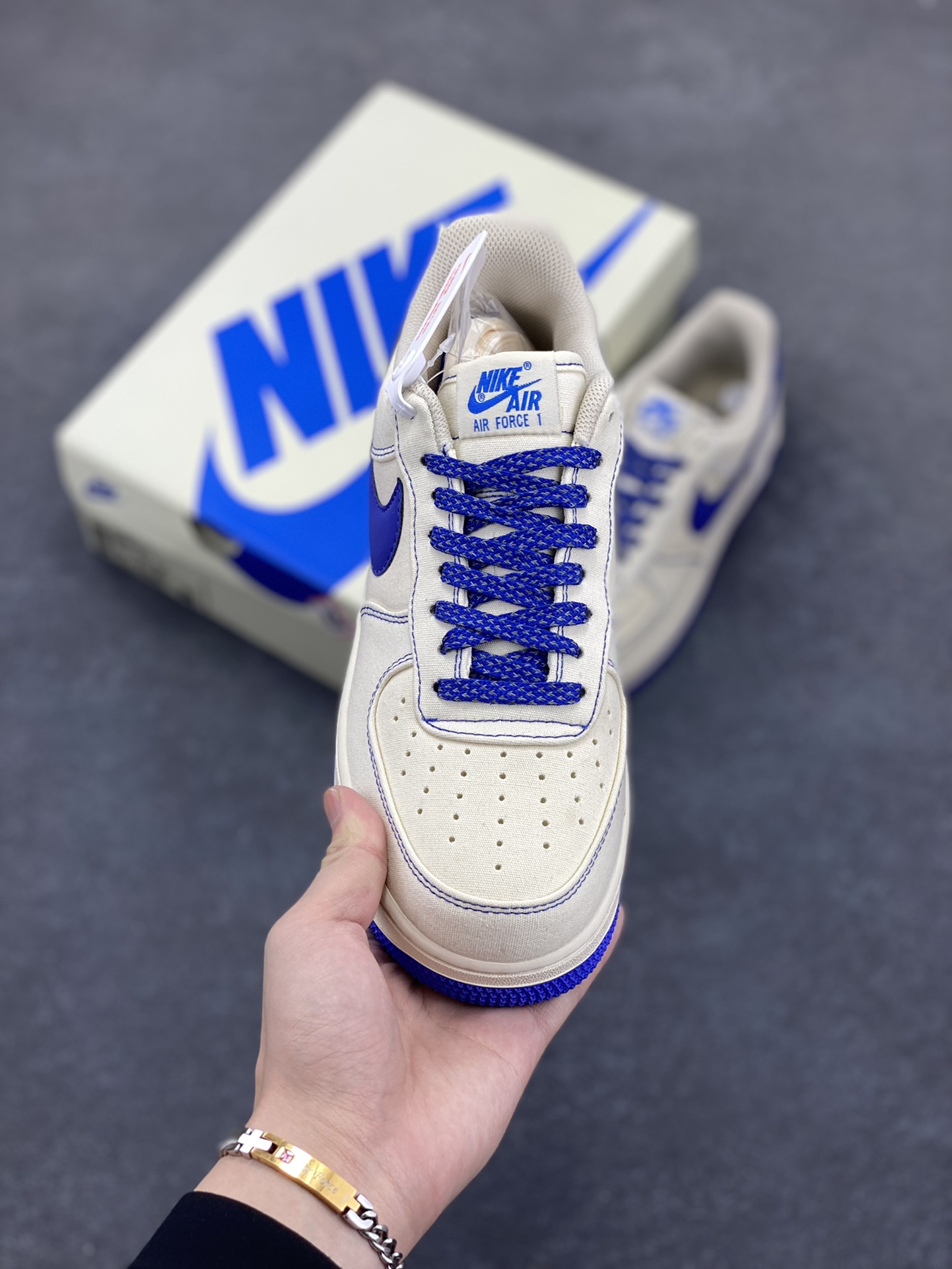 图片[2]-NIke Air Force 1 \’07 米蓝布面 空军一号低帮休闲板鞋 3m反光 进口牛筋布 原楦头原纸板 纯正空军版型 全掌内置全掌气垫 原盒配件 原厂中底钢印 拉帮完美 货号：TQ1456-233 尺码：36 36.5 37.5 38 38.5 39 40 40.5 41 42 42.5 43 44 44.5 45-选品中心