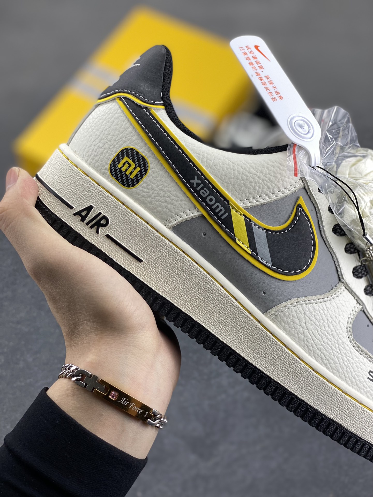 图片[6]-Nike Air Force 1 Low 空军一号低帮百搭休闲运动板鞋。柔软、弹性十足的缓震性能和出色的中底设计，横跨复古与现代的外型结合，造就出风靡全球三十多年的Force 1，直到今天还深受青睐。 货号：XX3168-165 尺码：36 36.5 37.5 38 38.5 39 40 40.5 41 42 42.5 43 44 44.5 45-选品中心
