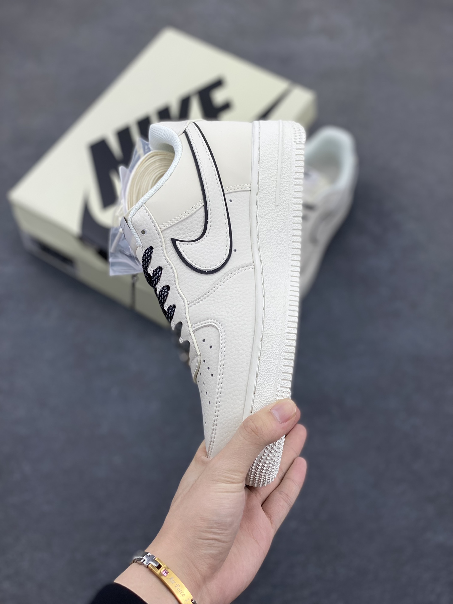 图片[3]-NIke Air Force 1 \’07 Low “Justdoit”空军一号 低帮 运动鞋 休闲鞋 折边针车 工艺难度大 原楦头原纸板 原装鞋盒 定制五金配件 内置全掌气垫 原厂鞋底 货号：CS5288-012 尺码：36 36.5 37.5 38 38.5 39 40 40.5 41 42 42.5 43 44 44.5 45-选品中心