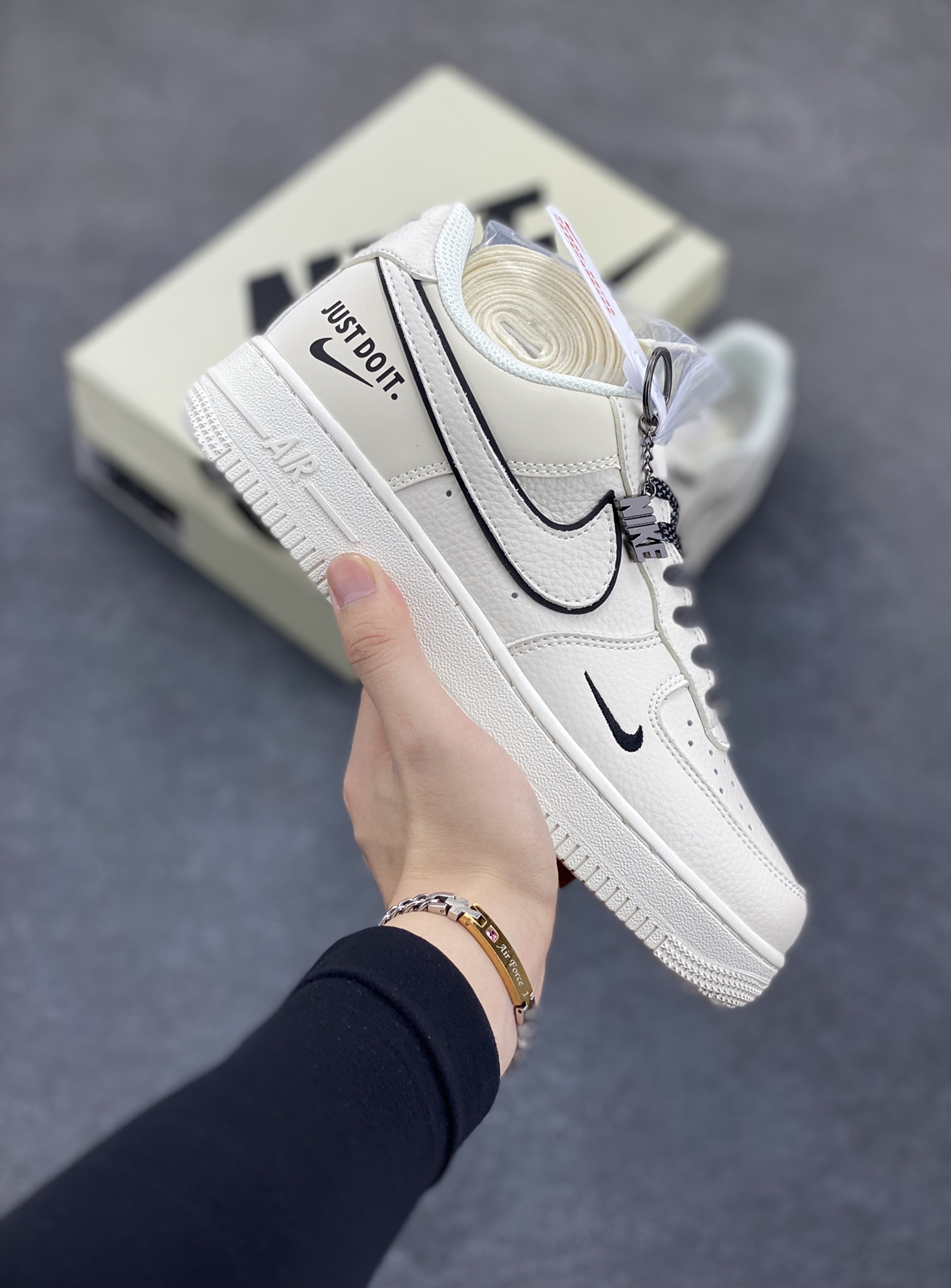 NIke Air Force 1 \’07 Low “Justdoit”空军一号 低帮 运动鞋 休闲鞋 折边针车 工艺难度大 原楦头原纸板 原装鞋盒 定制五金配件 内置全掌气垫 原厂鞋底 货号：CS5288-012 尺码：36 36.5 37.5 38 38.5 39 40 40.5 41 42 42.5 43 44 44.5 45-选品中心