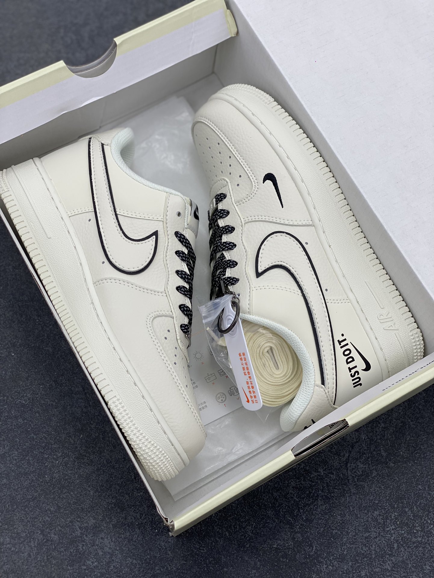 图片[9]-NIke Air Force 1 \’07 Low “Justdoit”空军一号 低帮 运动鞋 休闲鞋 折边针车 工艺难度大 原楦头原纸板 原装鞋盒 定制五金配件 内置全掌气垫 原厂鞋底 货号：CS5288-012 尺码：36 36.5 37.5 38 38.5 39 40 40.5 41 42 42.5 43 44 44.5 45-选品中心