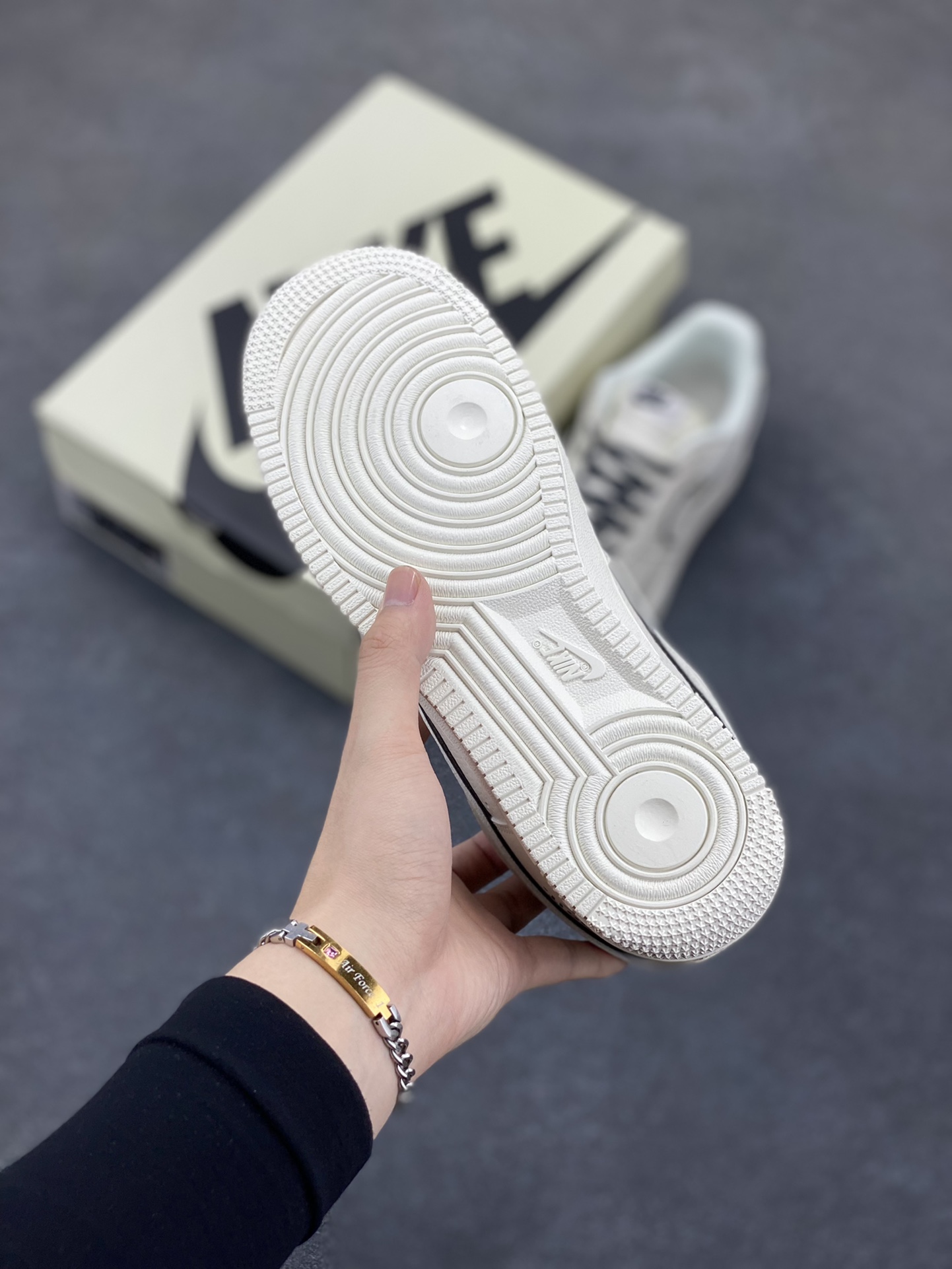 图片[5]-NIke Air Force 1 \’07 Low “Justdoit”空军一号 低帮 运动鞋 休闲鞋 折边针车 工艺难度大 原楦头原纸板 原装鞋盒 定制五金配件 内置全掌气垫 原厂鞋底 货号：CS5288-012 尺码：36 36.5 37.5 38 38.5 39 40 40.5 41 42 42.5 43 44 44.5 45-选品中心