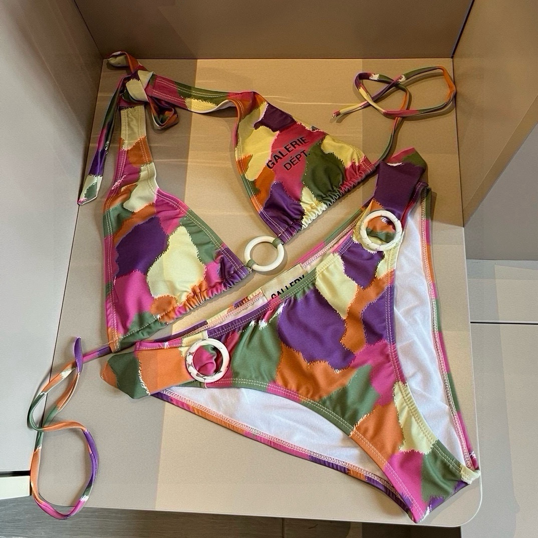 。

潮牌比基尼👙，分体泳衣，S M L XL