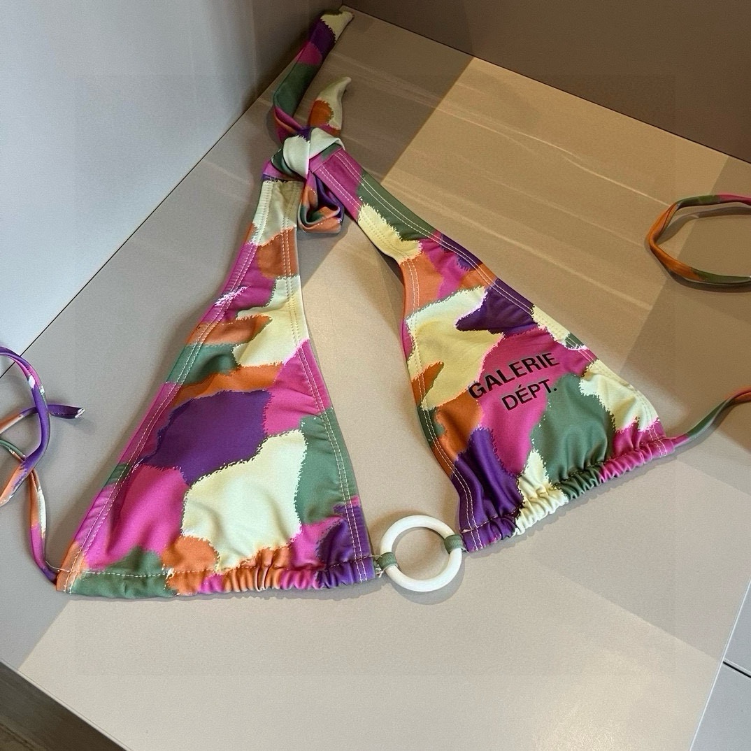 。

潮牌比基尼👙，分体泳衣，S M L XL