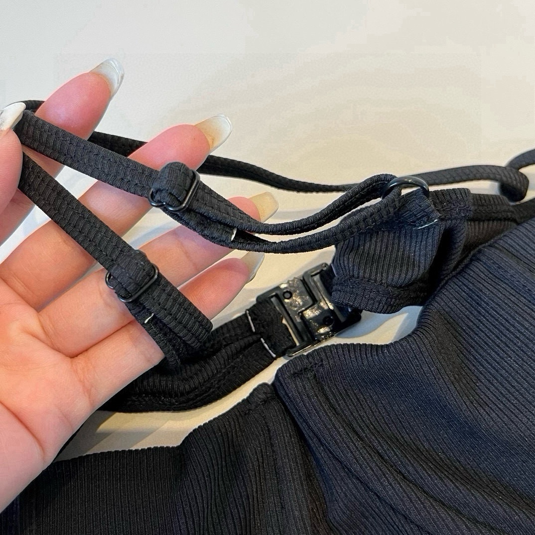 。
MiuMiu缪缪官方新款泳衣比基尼👙，高端定制，S M L XL
