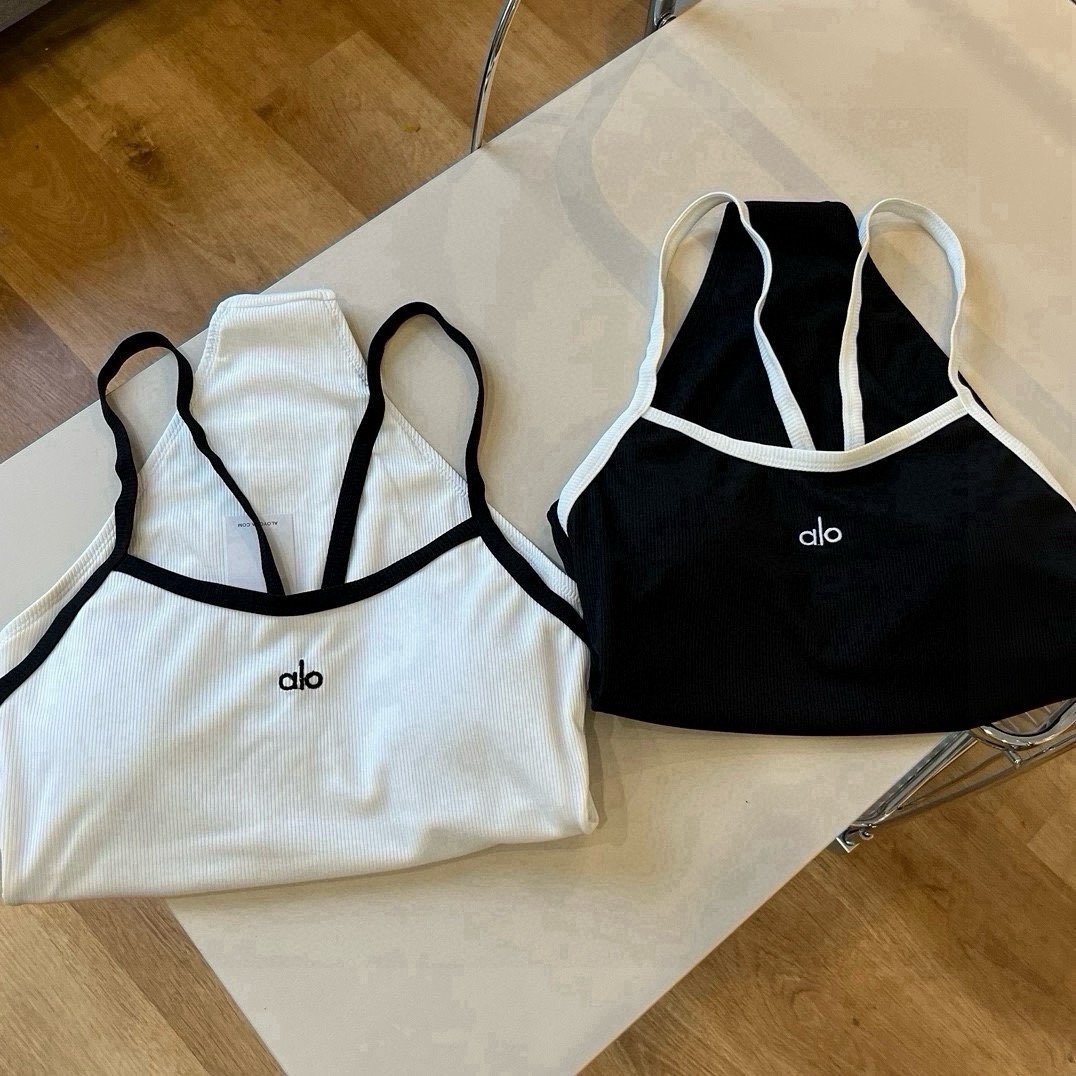 。
alo连体泳衣 😍🥰适合多种场景的游泳衣🏊‍♀️海边 游泳池 温泉 水上乐园 漂流都可以😌内搭也完全