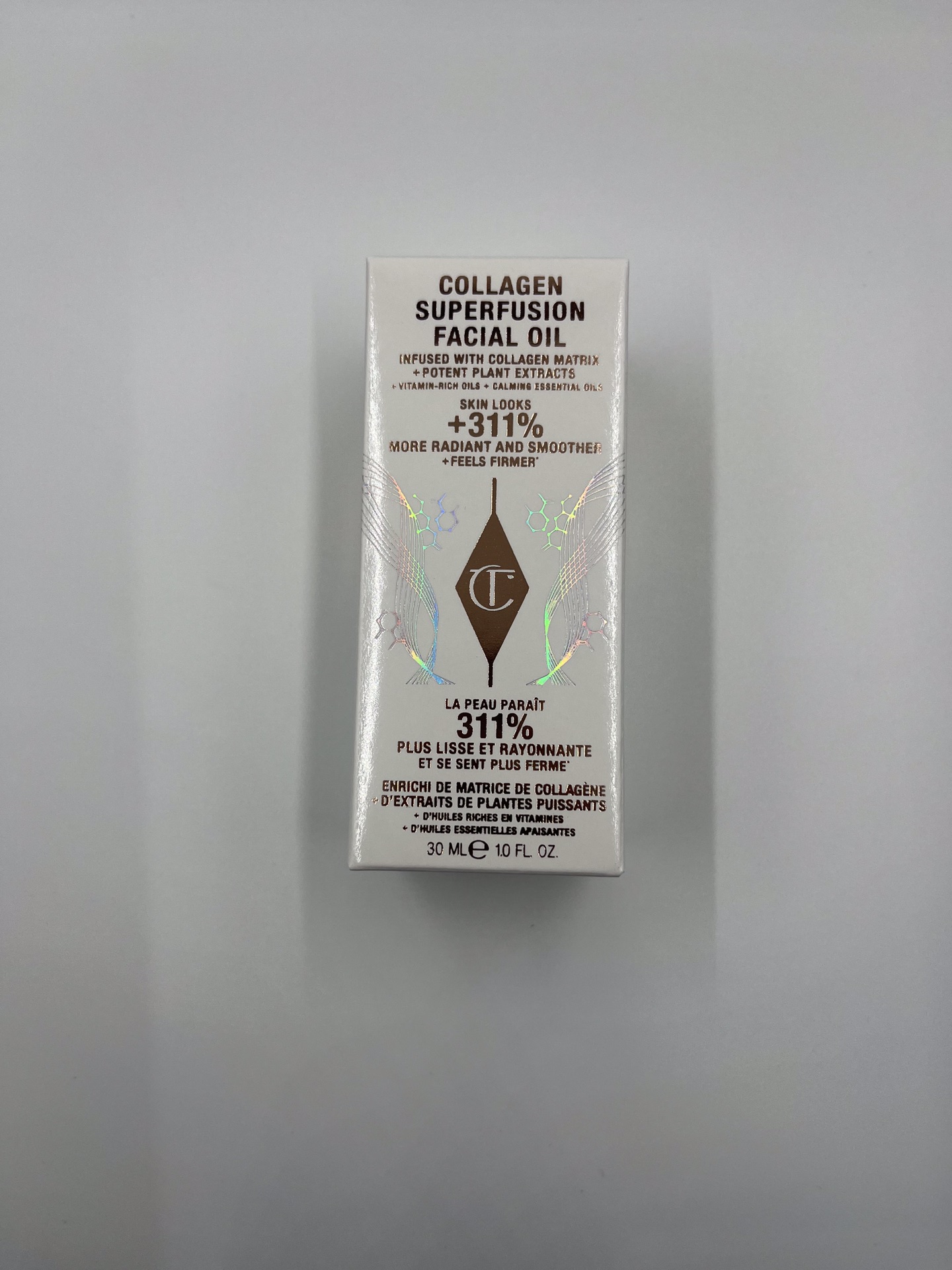25！CT胶原蛋自面部护理油30ml,编码：BAT5AU！油的质地比较细腻，香味醇厚不属于浓香型，每次2~(3滴就足够全脸，吸收的速度也很快，多按几下就感觉没有过剩的油分附在皮肤表面。