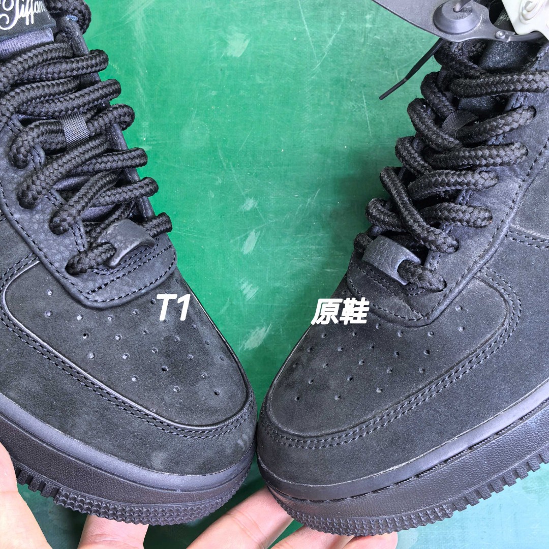 图片[5]-【T1版】 Tiffany & CO x Nk Air Force 1 Low \”1837\” 蒂芙尼联名 空军一号低帮板鞋 DZ1382-001 真正925真银💯带证书 给你感受真真的原鞋即视感 SZ原纸板 原数据打造完美鞋型 原厂皮料 同步zp 注意裁边处有油边封边 区别市场 zp一致勾子细节 完美还原所有细节 欢迎对比 尺码：36-47.5-选品中心