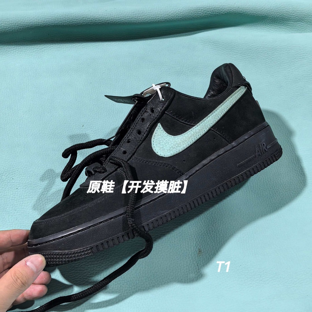 图片[8]-【T1版】 Tiffany & CO x Nk Air Force 1 Low \”1837\” 蒂芙尼联名 空军一号低帮板鞋 DZ1382-001 真正925真银💯带证书 给你感受真真的原鞋即视感 SZ原纸板 原数据打造完美鞋型 原厂皮料 同步zp 注意裁边处有油边封边 区别市场 zp一致勾子细节 完美还原所有细节 欢迎对比 尺码：36-47.5-选品中心