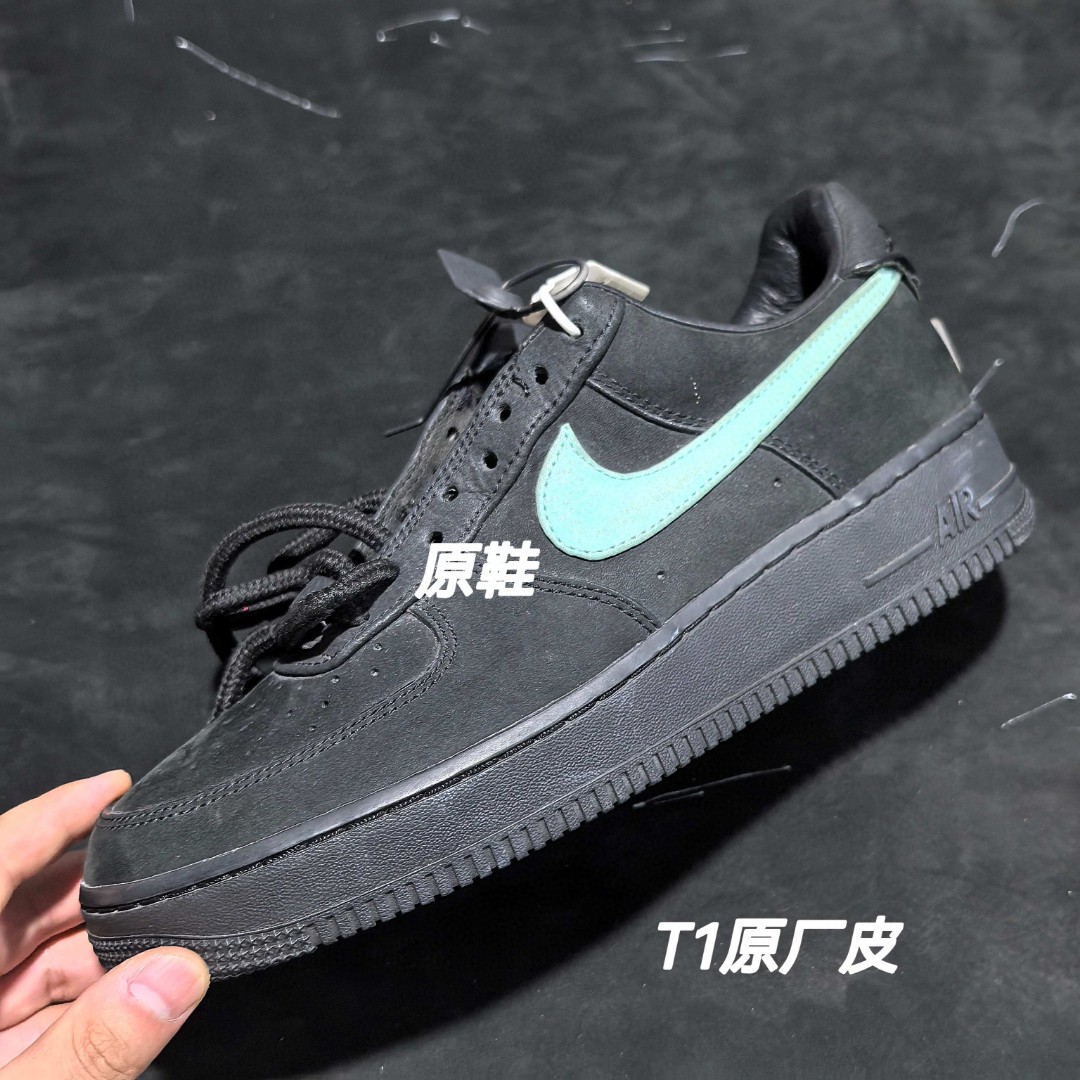 图片[7]-【T1版】 Tiffany & CO x Nk Air Force 1 Low \”1837\” 蒂芙尼联名 空军一号低帮板鞋 DZ1382-001 真正925真银💯带证书 给你感受真真的原鞋即视感 SZ原纸板 原数据打造完美鞋型 原厂皮料 同步zp 注意裁边处有油边封边 区别市场 zp一致勾子细节 完美还原所有细节 欢迎对比 尺码：36-47.5-选品中心