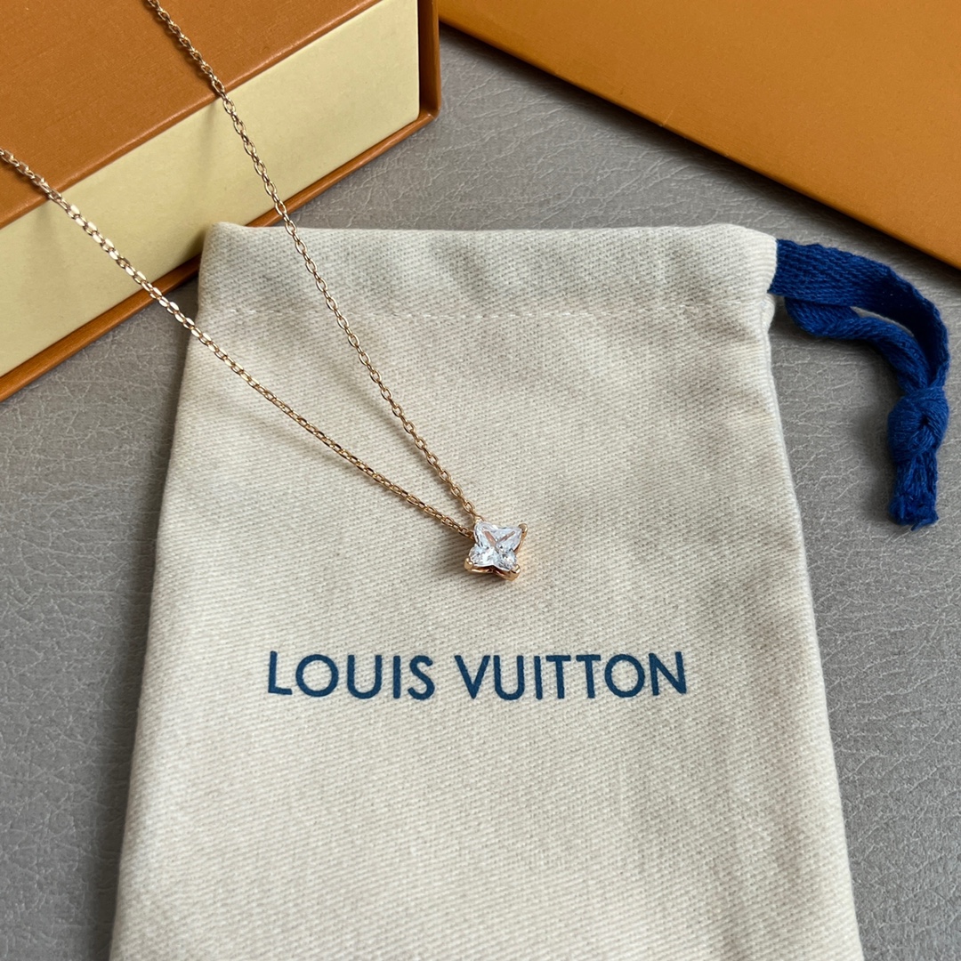【】LV 项链🔹🔹Louis Vuitton 路易威登🔹专柜一致材质 火爆款出货 设计独特 复古前卫 男