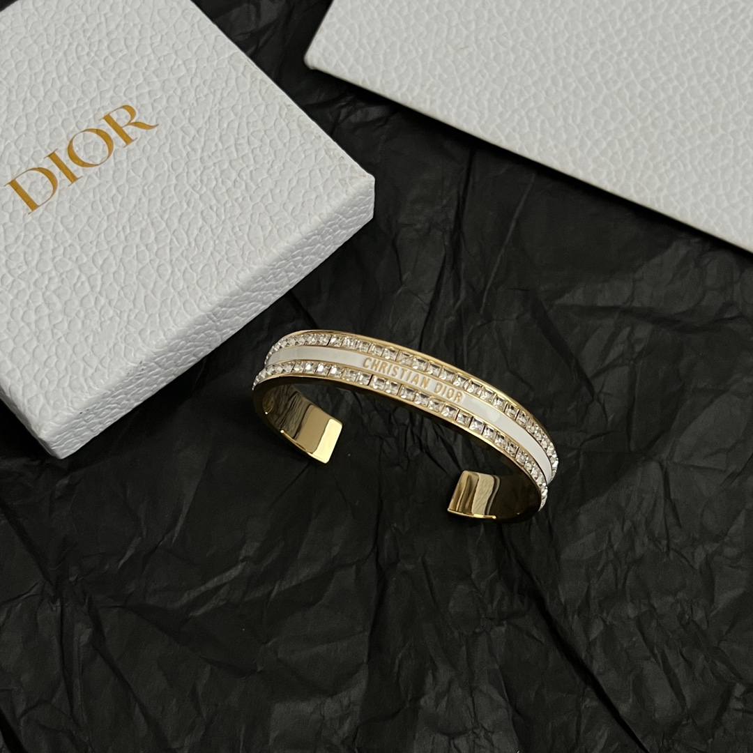 】👑Dior 迪奥  中古 手镯 专柜一致上新 精选原版一致 黄铜材质 甜美气质高雅。
