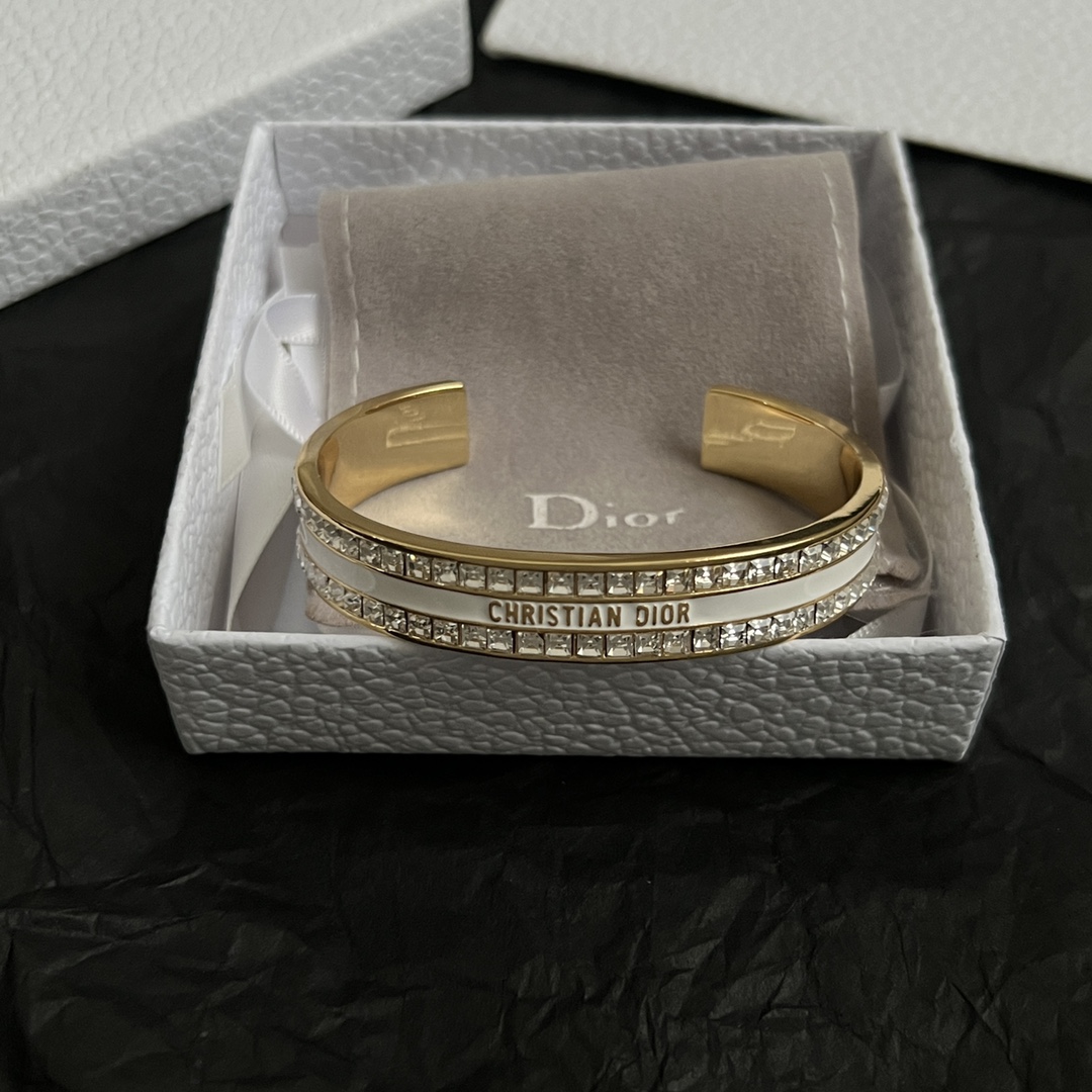 】👑Dior 迪奥  中古 手镯 专柜一致上新 精选原版一致 黄铜材质 甜美气质高雅。