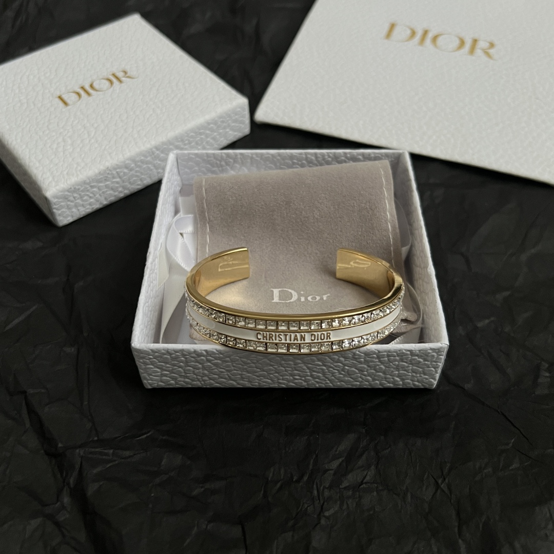 】👑Dior 迪奥  中古 手镯 专柜一致上新 精选原版一致 黄铜材质 甜美气质高雅。