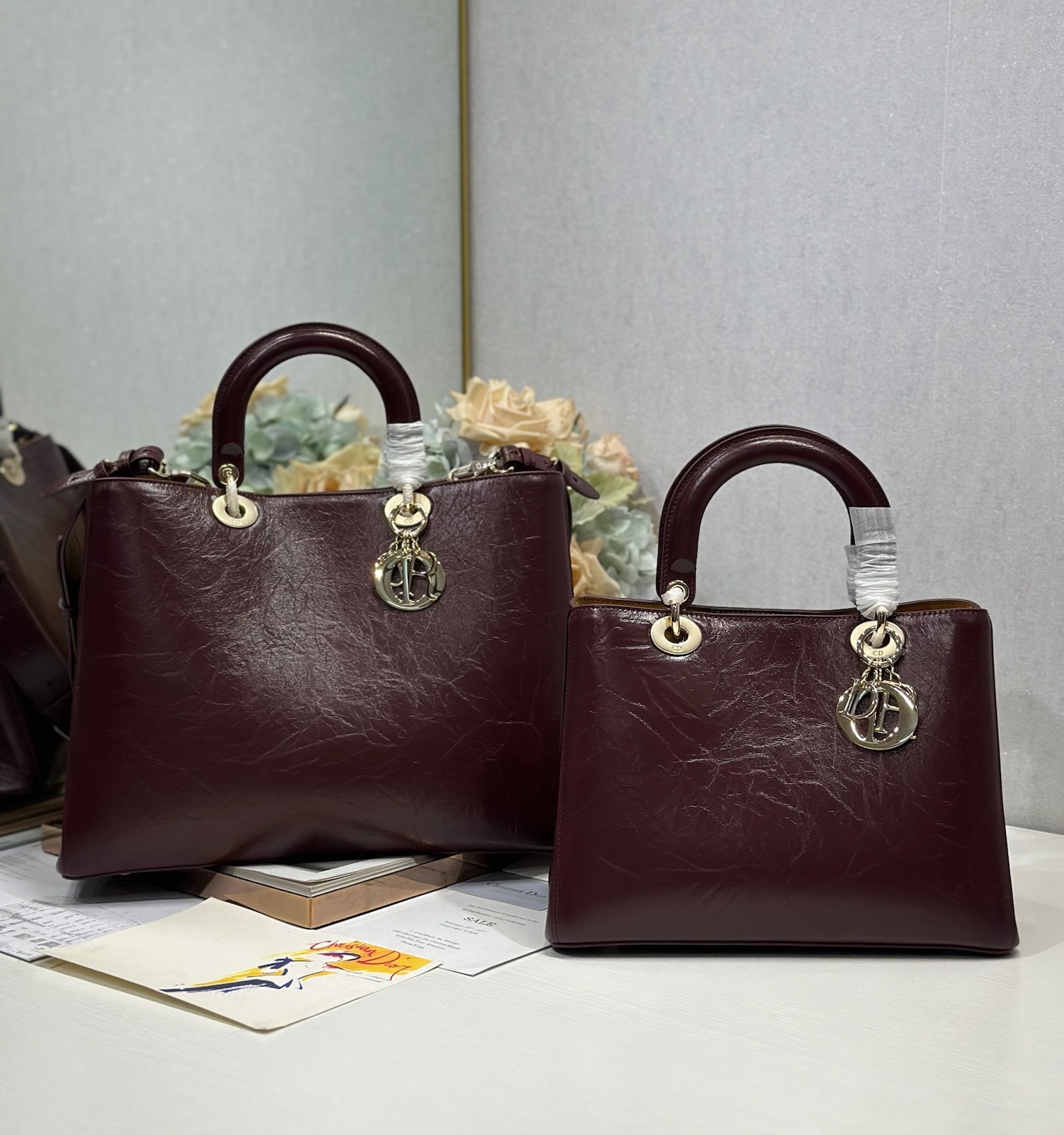 NO:385064,Dior Toujours handbag wine red folds size comparison chart Model, Dior, dior, dior19860909Dior Toujours 手袋 酒红褶皱 大小号对比图 型号,迪奥,dior,dior,Bag