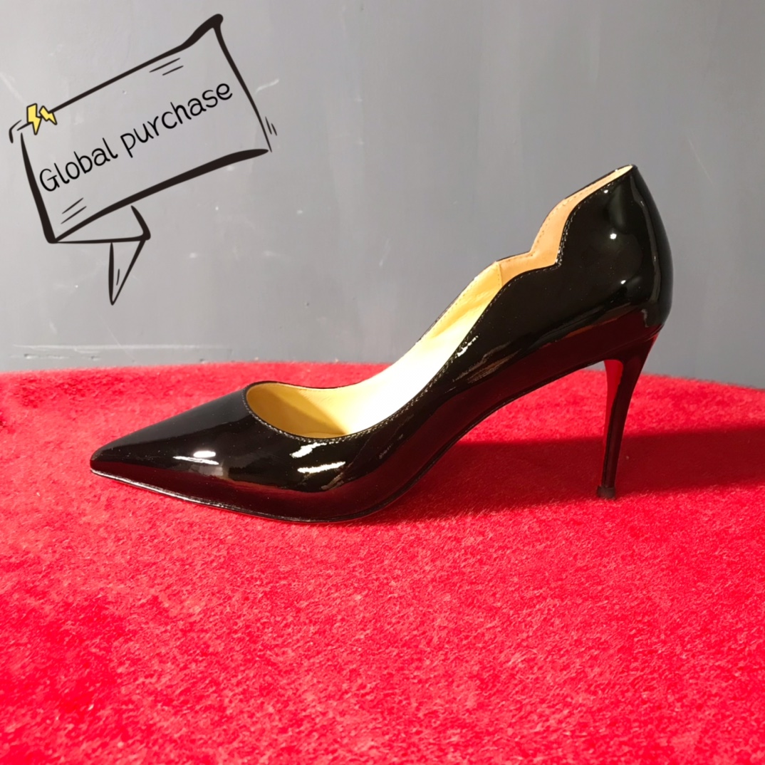 NO:336276,High-end customized fan classic series!  H8.5Cm, size 34-42. Customized model, no return or exchange 9039-003. Fan black leather. genuine leather bottom. Official website synchronization Standard European code Standard European code No:9039-003 Color:black Material:patent leather Lining:goat leather Heel height:12Cm Sole:leather sole Size:EUR 34-42 (US 4-11):,,christian louboutin,Leather soles19860909高端订制 扇面精典系列！ H8.5Cm,尺码34-42码.订制款,不退不换9039-003.扇面黑色柒皮.真皮大底.官网同步 标准欧码 标准欧码 No:9039-003 Color:black Material:patent leather Lining:goat leather Heel heigh:12Cm Sole:leather sole Size:EUR 34－42（US 4一11) :,,christian louboutin,Leather soles,Women's Shoes