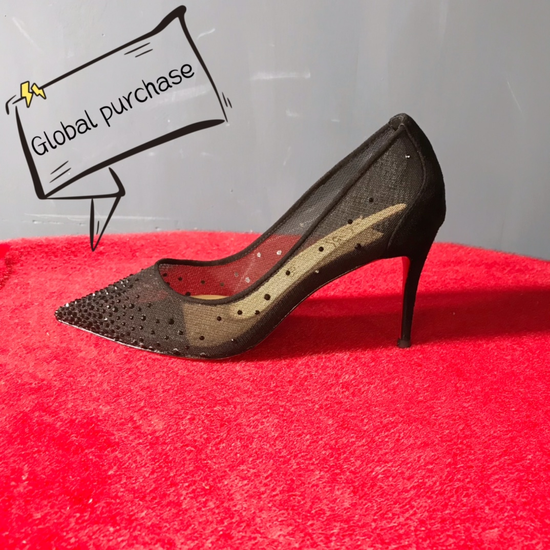 NO:336293,High-end customized wedding shoes and gift shoes diamond series!  H8.5Cm, size 34-42.9039-057. Black deer leather, white imitation diamond. Genuine leather large soles, customized models are not returned or exchanged. Standard European code Reference: 9039-057 Color: black/black Material: fishnet/diamond Lining: goat leather Heel height: 8.5Cm Sole:leather sole Size: EU 34-42 (US 4-11):,,christian louboutin,Leather soles19860909高端订制 婚鞋礼鞋钻石款系列！ H8.5Cm,尺码34-42码.9039-057.黑色鹿皮,白色仿奥钻.真皮大底,订制款不退不换. 标准欧码 Reference:9039-057 Color:black/black Material:fishnet/diamond Lining: goat leather Heel heigh:8.5Cm Sole:leather sole Size:EU 34－42（US 4一11) :,,christian louboutin,Leather soles,Women's Shoes