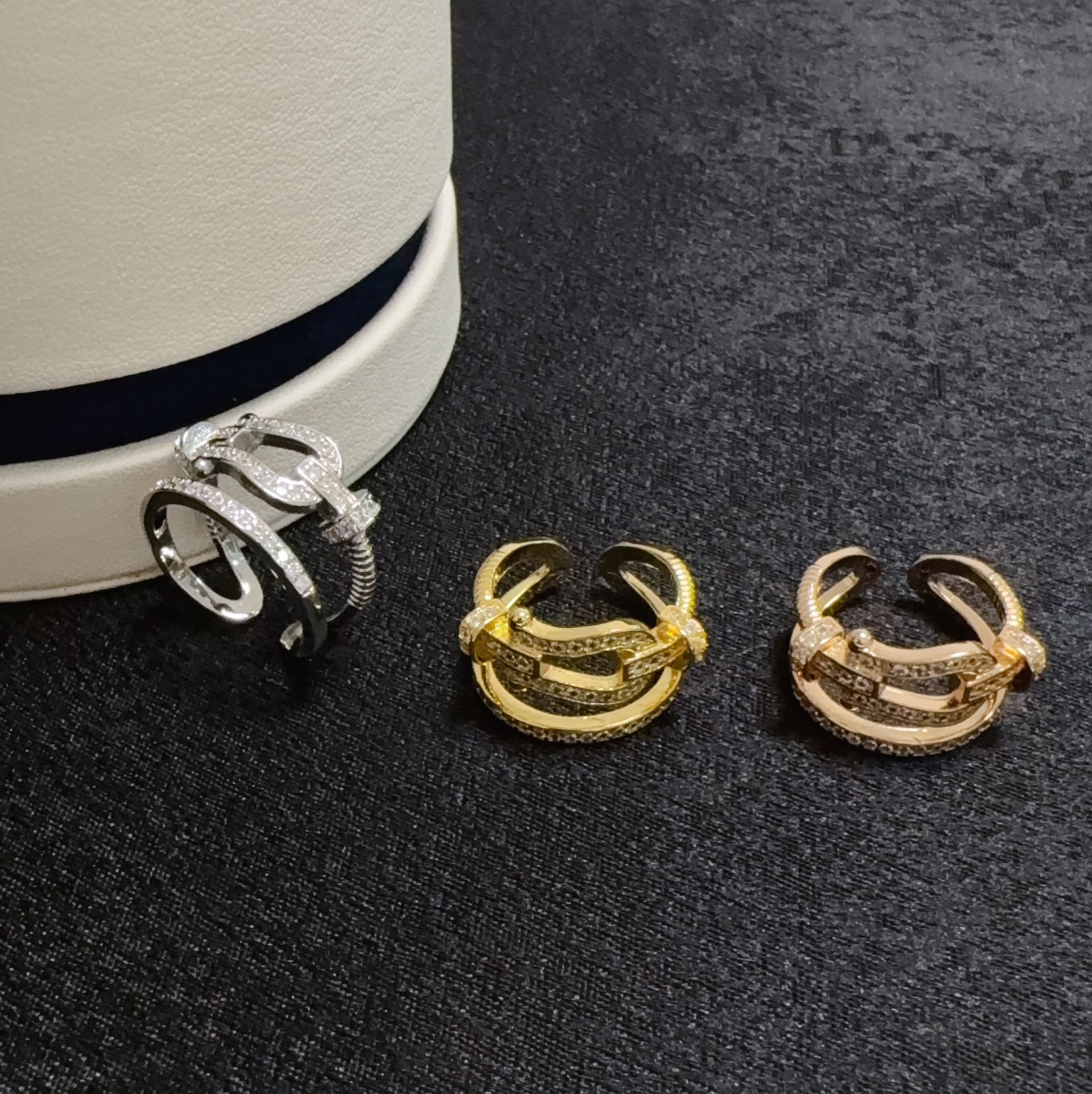 High-End Custom-Made £240 Drill-Open Ring with Superpowers for Fashion Community - 图片 7