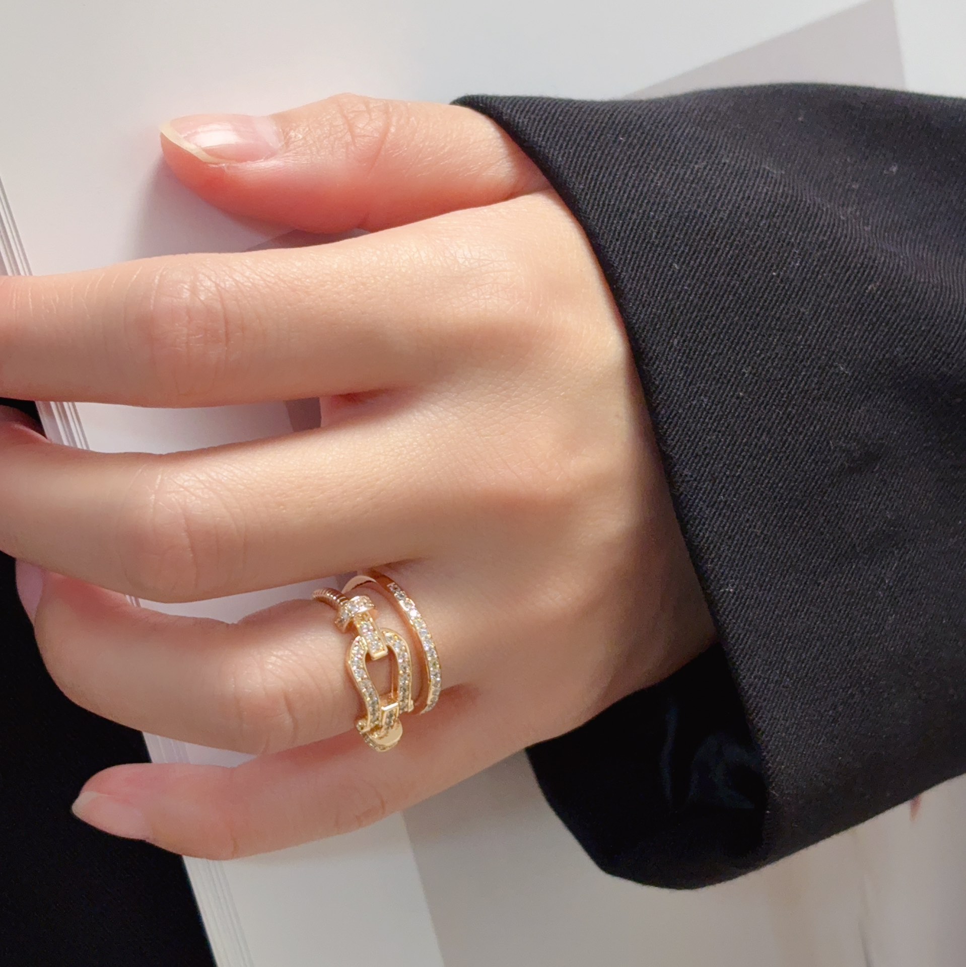 High-End Custom-Made £240 Drill-Open Ring with Superpowers for Fashion Community - 图片 2