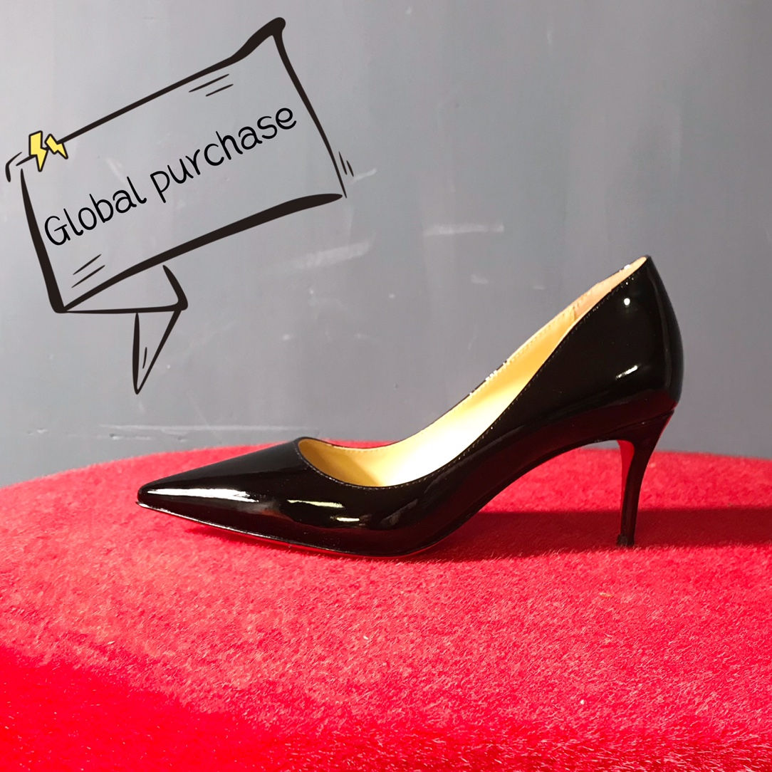 NO:336457,High-end custom classic series!  H7Cm size 34-42., Its leather sole is -002 black cowhide, apricot and sheepskin. Official website synchronization Standard European code Reference:-002 Color: black/black Material: patent leather Lining: goat leather Heel height: 6.5Cm Sole:leather sole Size: EUR34-42 (US 4-11):,,christian louboutin,cowhide,sheepskin19860909高端订制 精典款系列！ H7Cm尺码34-42码.,其皮大底-002黑色牛皮.杏羊皮里.官网同步 标准欧码 Reference:-002 Color:black/black Material:patent leather Lining:goat leather Heel heigh:6.5Cm Sole:leather sole Size:EUR34－42（US 4一11) :,,christian louboutin,cowhide,sheepskin,Women's Shoes