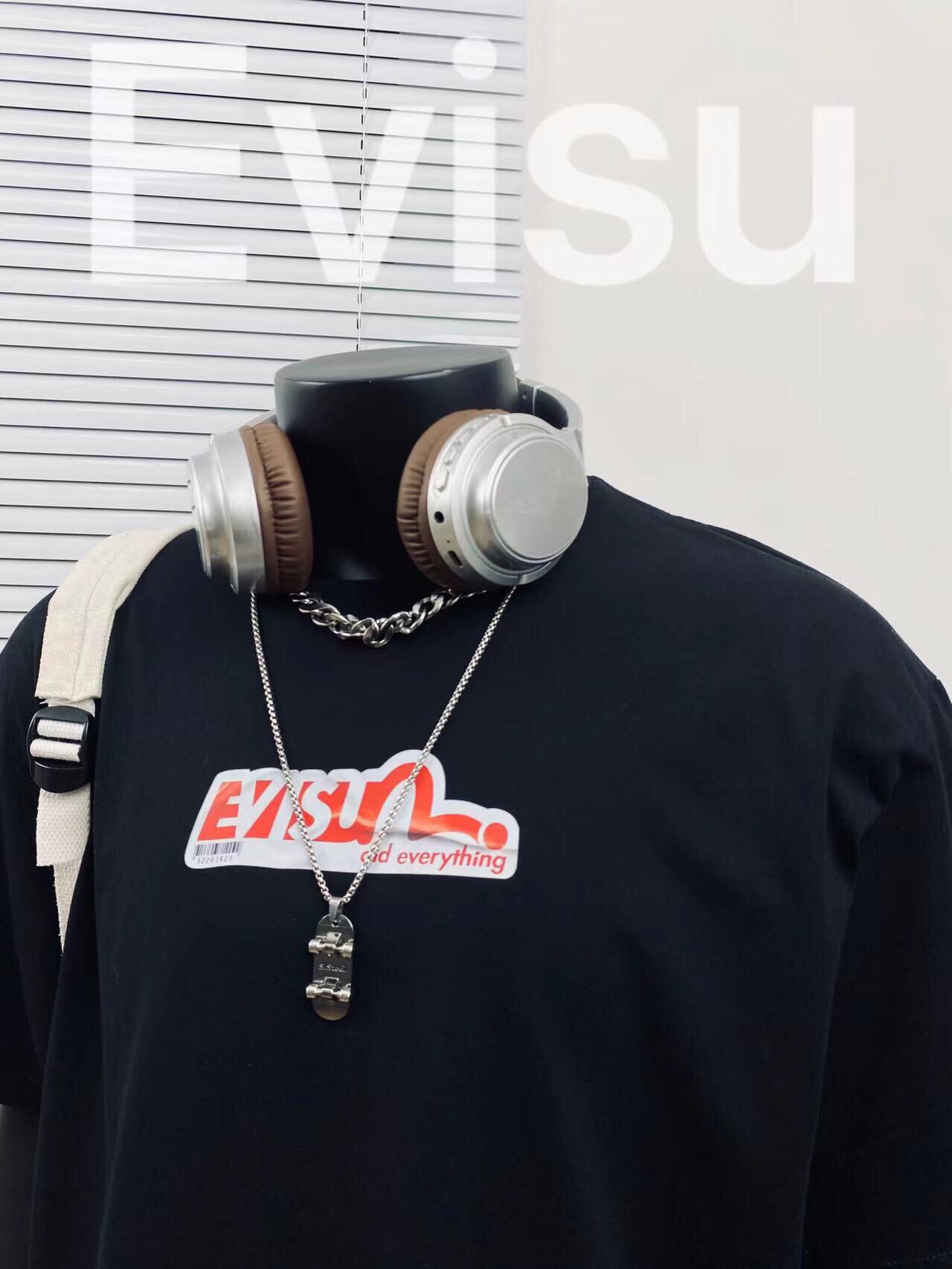 Alternative view of T-Shirt 02711