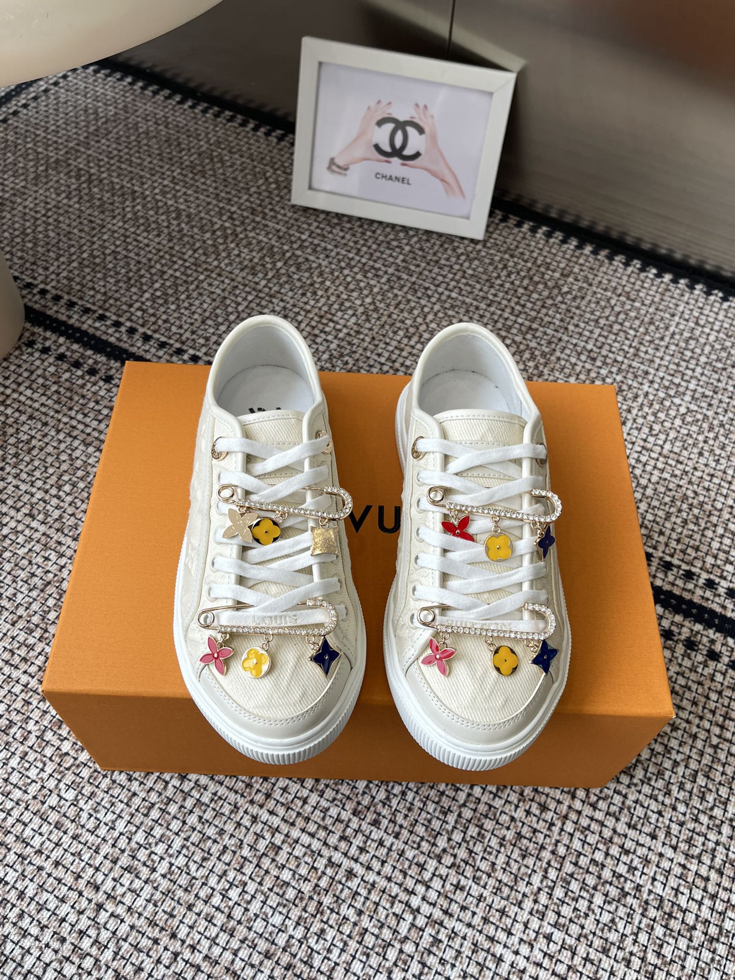 NO:511921,(Decoration 20) Louis Vuiton Louis Vuitton 25ss new LV Lagoon series denim embossed presbyopia shoes skateboard shoes casual sneakers original purchase developed and made whole pair of shoes souvenirs, all customized materials Exclusive mold opening sole details all pairs of shipments 35-45 (for women 40 men 45 custom made), casual shoes/sports shoes, louis vuitton, louis vuitton, louis vuitton, louis vuitton, louis vuitton, sneakers19860909（装饰20）Louis Vuiton路易威登 25ss新款 LV Lagoon系列丹宁牛仔布压花老花帆布鞋滑板鞋休闲运动鞋 原版购入开发做货 整双鞋子采购Zp开发打造,全部定制材料 独家开模大底 细节全部对版出货码数35-45（女40 男45定做）,休闲鞋/运动鞋,louis vuitton,louis vuitton,louis vuitton,sneakers,Women's Shoes