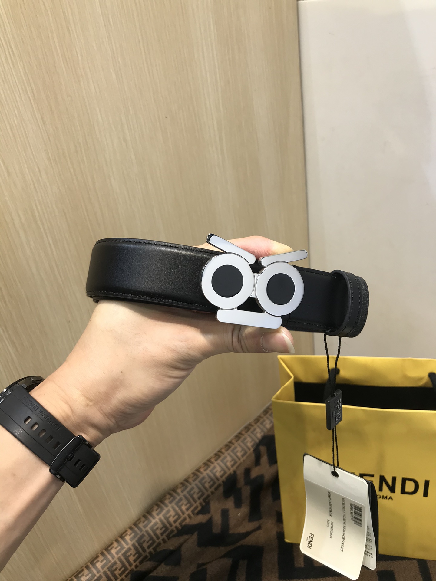 💯💯配送专柜包装 打孔针  新款 FD 宽35MM  小怪兽 标志造型 支持NFC 字母F扣 搭配标志性