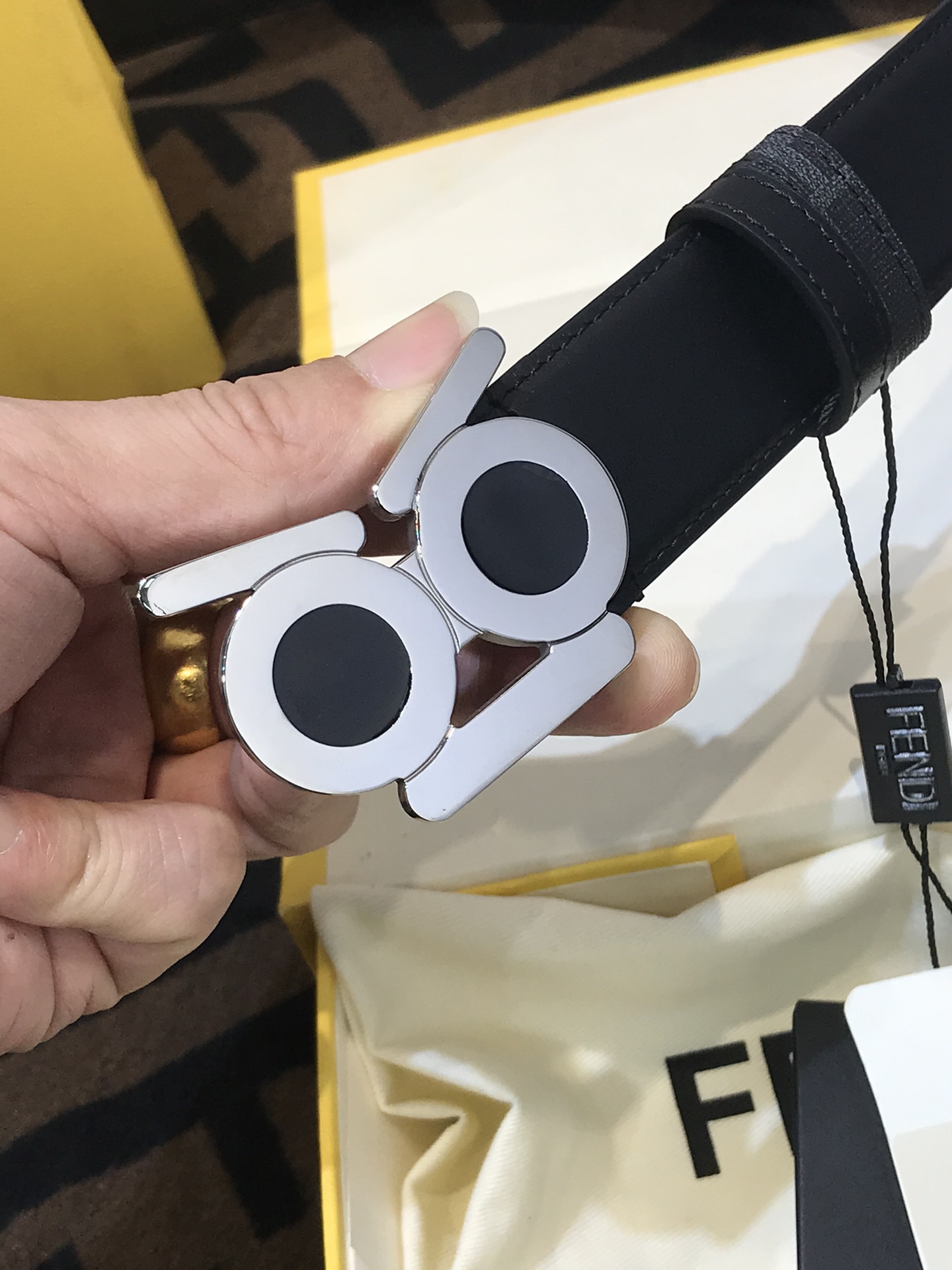 💯💯配送专柜包装 打孔针  新款 FD 宽35MM  小怪兽 标志造型 支持NFC 字母F扣 搭配标志性