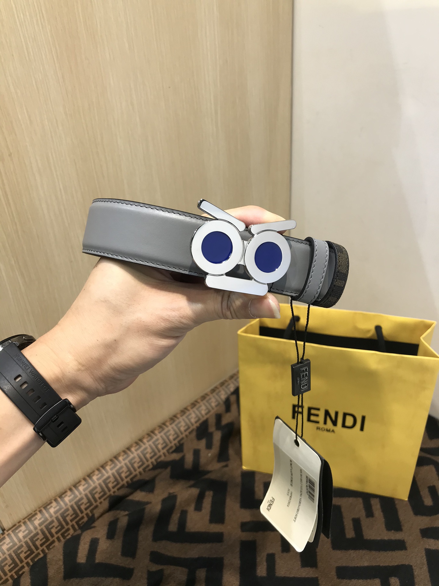 💯💯配送专柜包装 打孔针  新款 FD 宽35MM  小怪兽 标志造型 支持NFC 字母F扣 搭配标志性