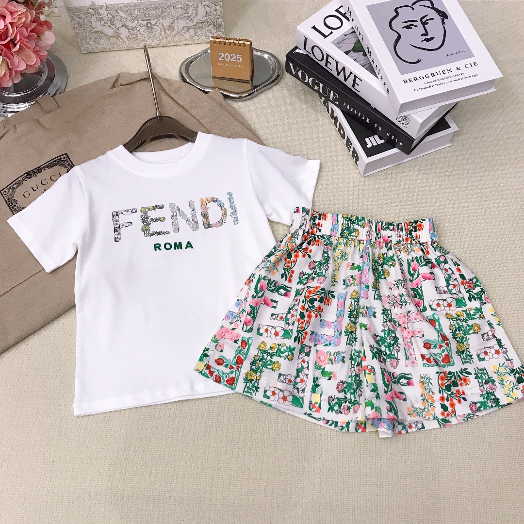 Fendi Kids White T-Shirt & Floral Print Shorts Outfit - Stylish & Comfy 2 i1748841234 2479 0
