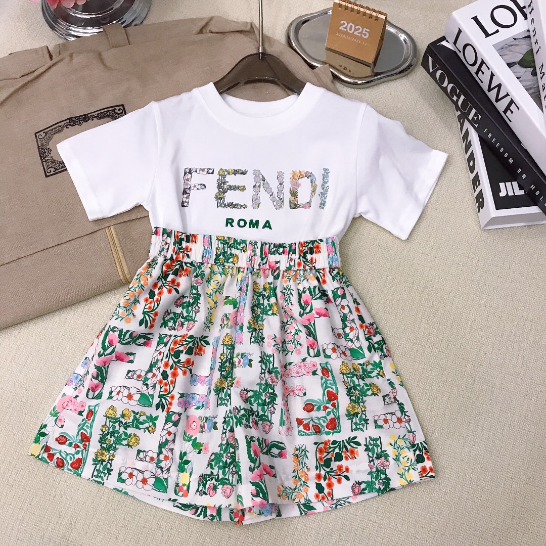 Fendi Kids White T-Shirt & Floral Print Shorts Outfit - Stylish & Comfy 4 i1748841234 4255 2