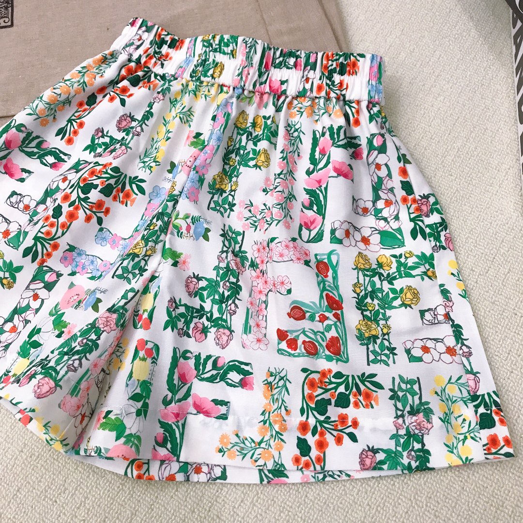 Fendi Kids White T-Shirt & Floral Print Shorts Outfit - Stylish & Comfy 9 i1748841234 6510 7