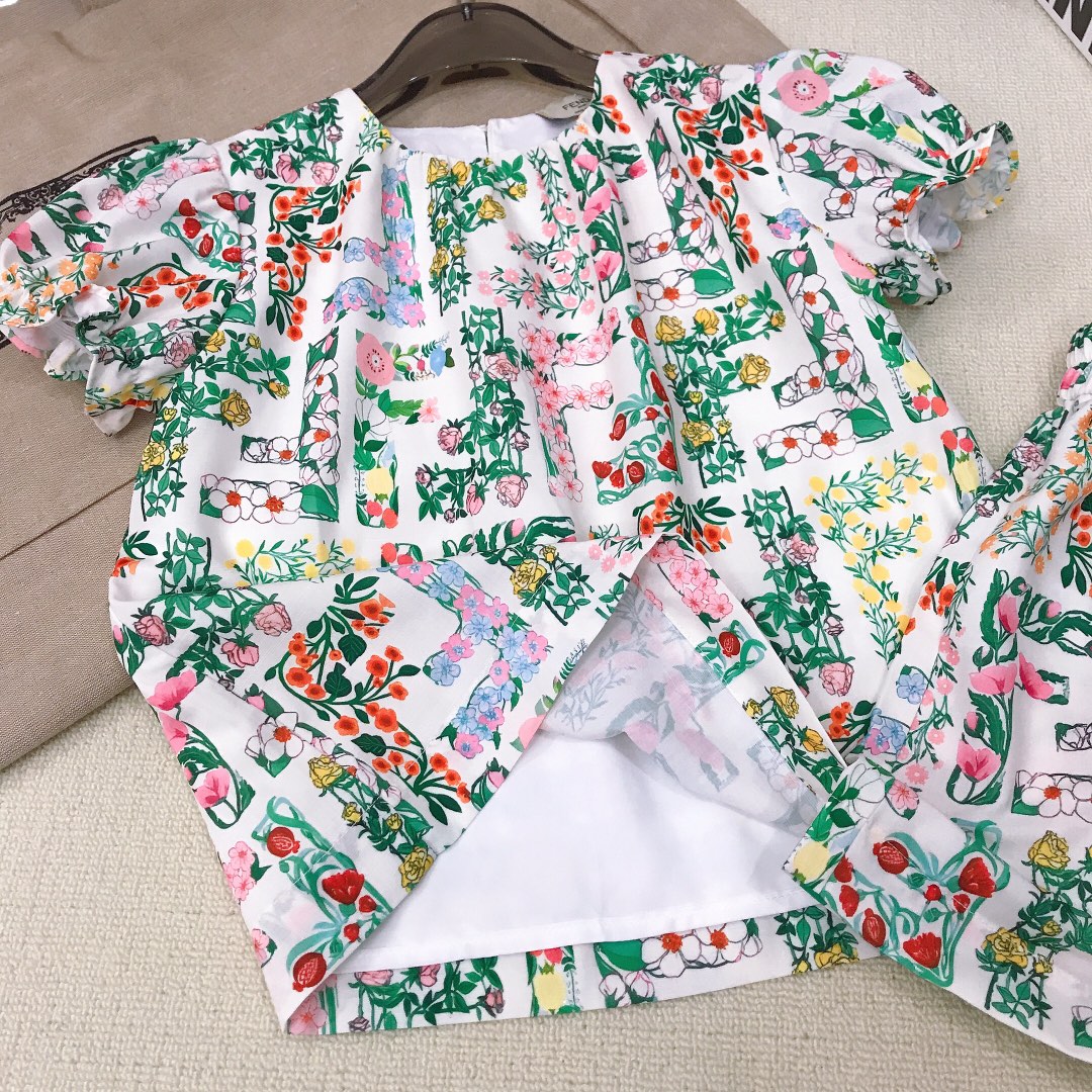 Fendi Kids Floral Print Short Set - Stylish & Comfortable Outfit 3 i1748842278 6704 2