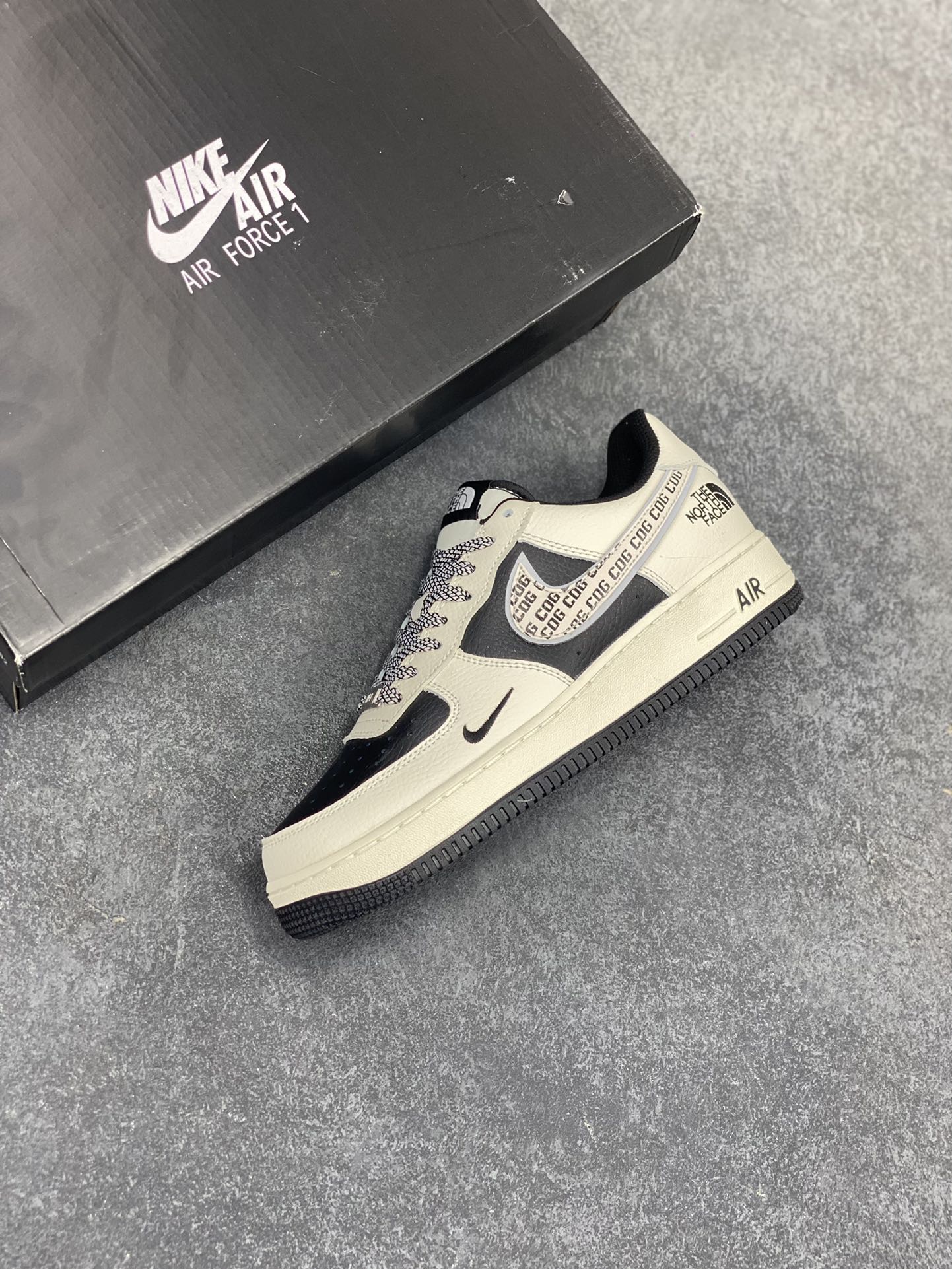 图片[7]-Nike Air Force 1 Low 空军一号低帮百搭休闲运动板鞋。柔软、弹性十足的缓震性能和出色的中底设计，横跨复古与现代的外型结合，造就出风靡全球三十多年的Force 1，直到今天还深受青睐。 货号：BB7518-013 尺码：36 36.5 37.5 38 38.5 39 40 40.5 41 42 42.5 43 44 44.5 45-选品中心