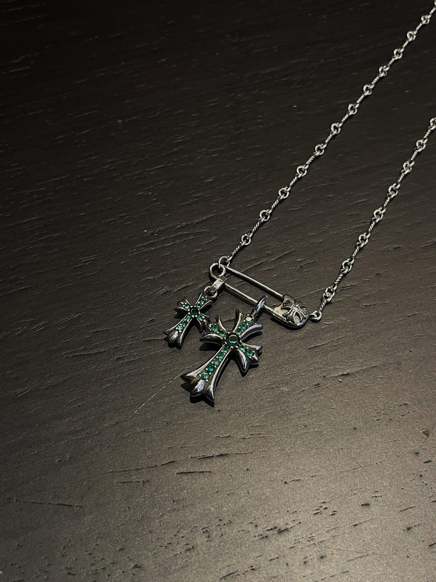 Chrome Hearts 𝐂𝐡𝐫𝐨𝐦𝐞 𝐡𝐞𝐚𝐫𝐭𝐬 克罗心 手工链镶石十字架别针